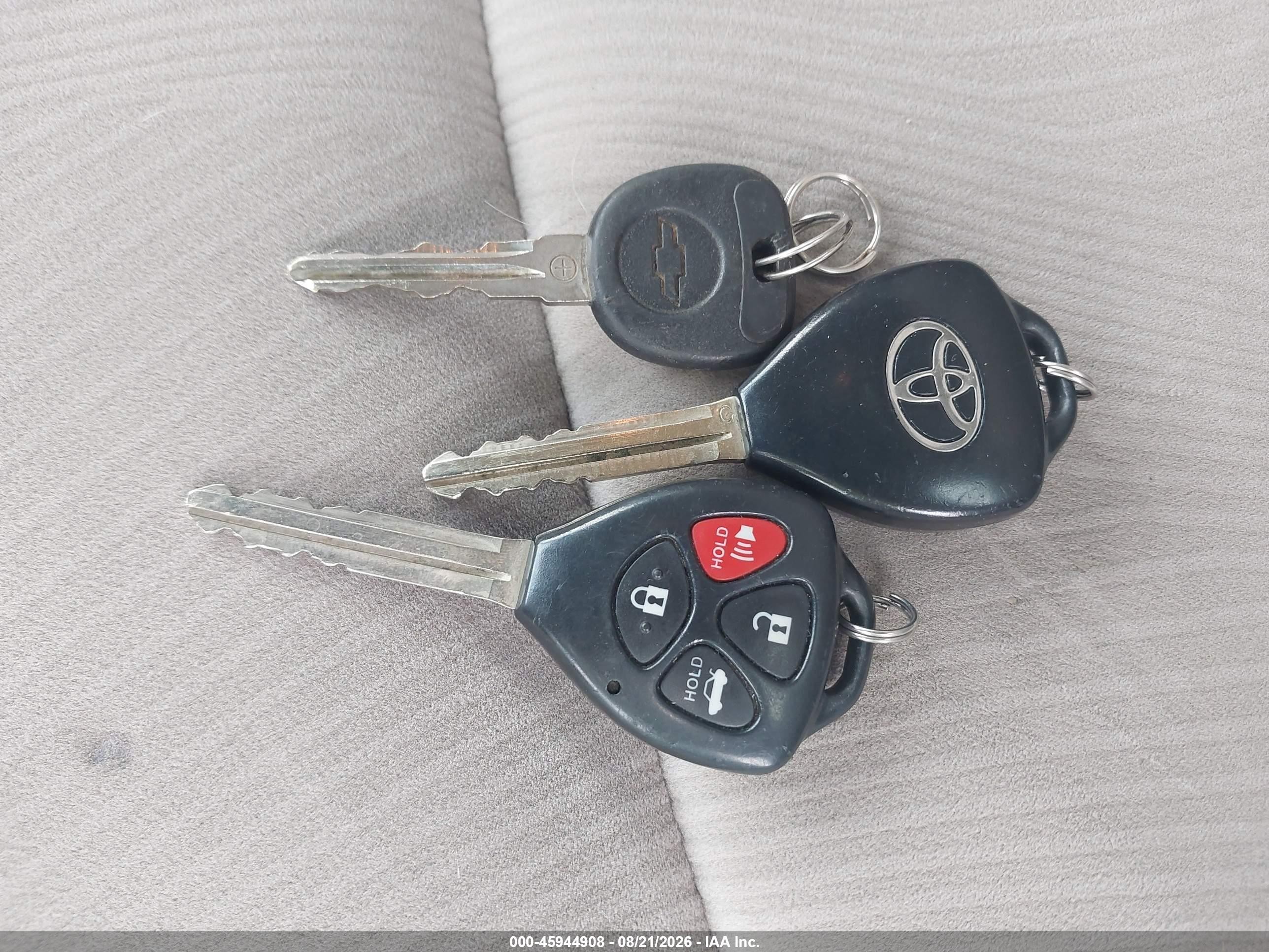 2011 Toyota Corolla Le Gold vin: JTDBU4EE5B9144943