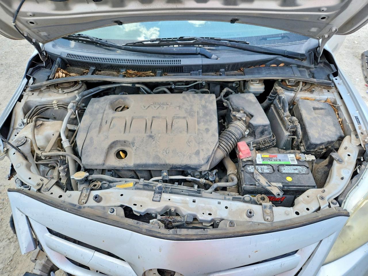 2011 Toyota Corolla Le Silver vin: JTDBU4EE5B9152623