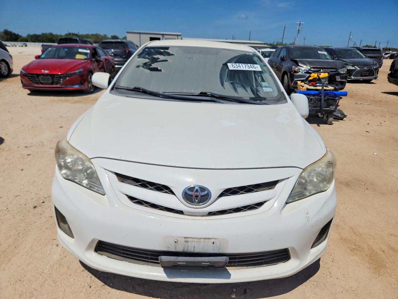 2011 Toyota Corolla Le White vin: JTDBU4EE5B9154971