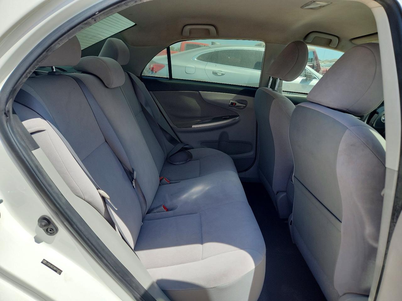 2011 Toyota Corolla Le White vin: JTDBU4EE5B9154971