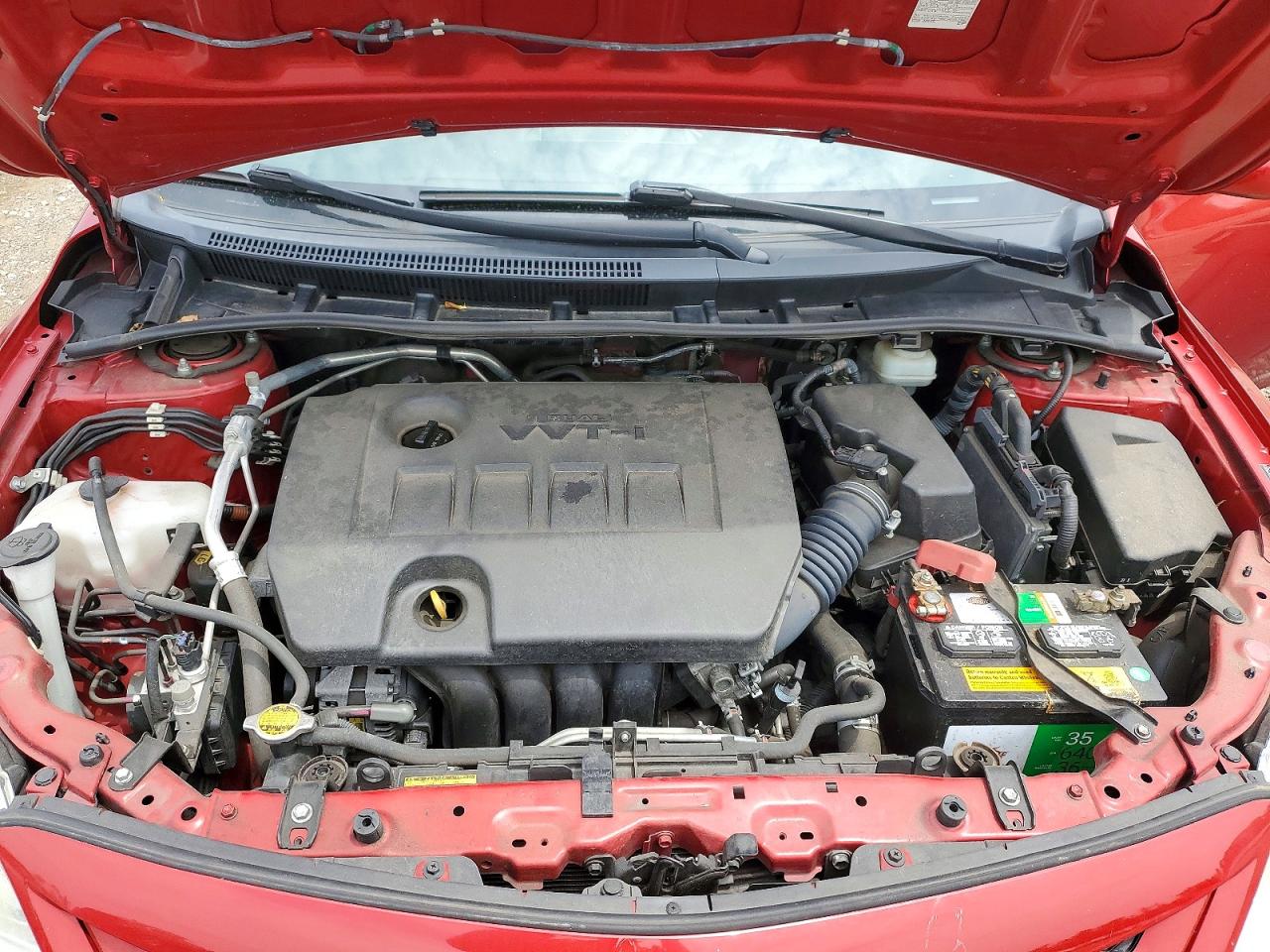 2011 Toyota Corolla Le Red vin: JTDBU4EE5B9155800