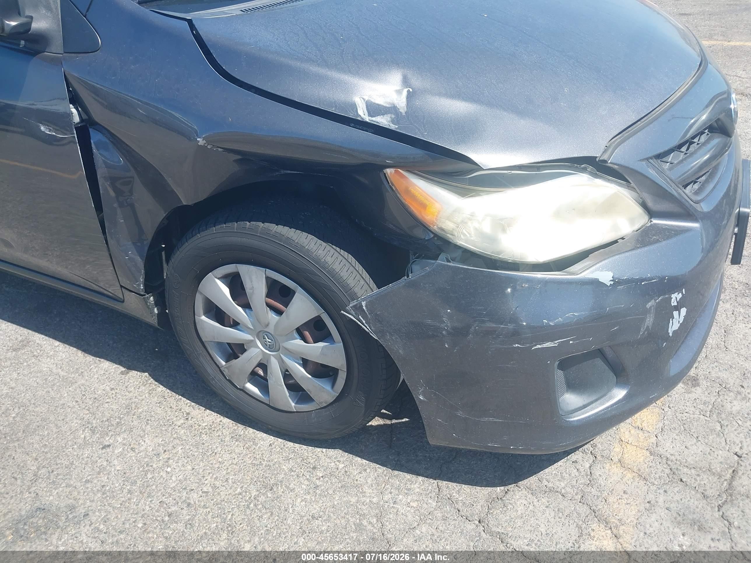 2011 Toyota Corolla Le Gray vin: JTDBU4EE5B9160236