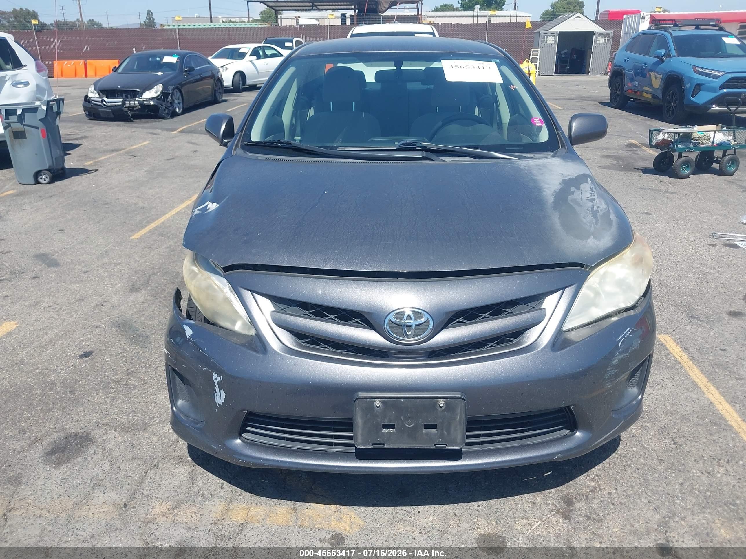 2011 Toyota Corolla Le Gray vin: JTDBU4EE5B9160236