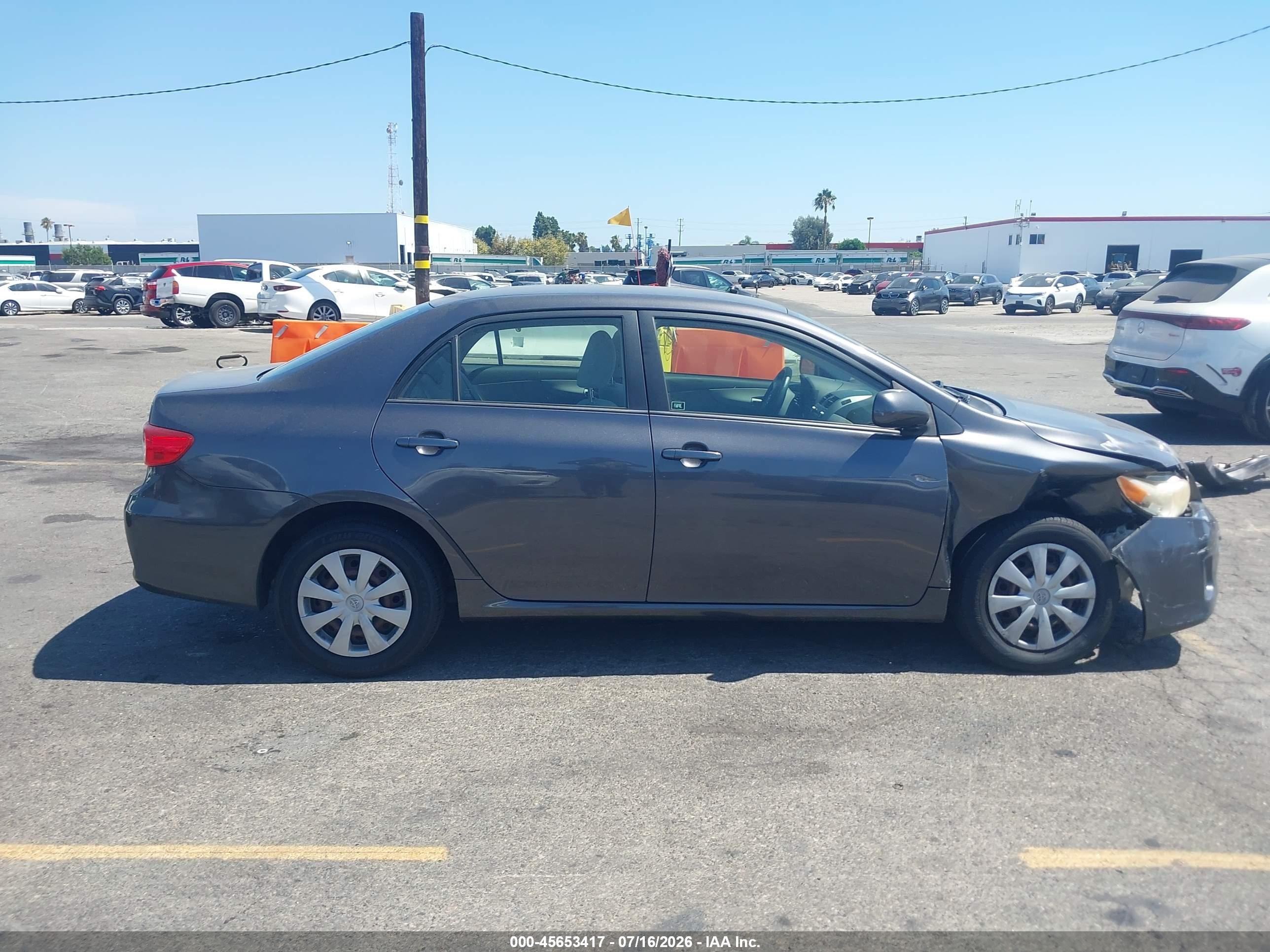 2011 Toyota Corolla Le Gray vin: JTDBU4EE5B9160236