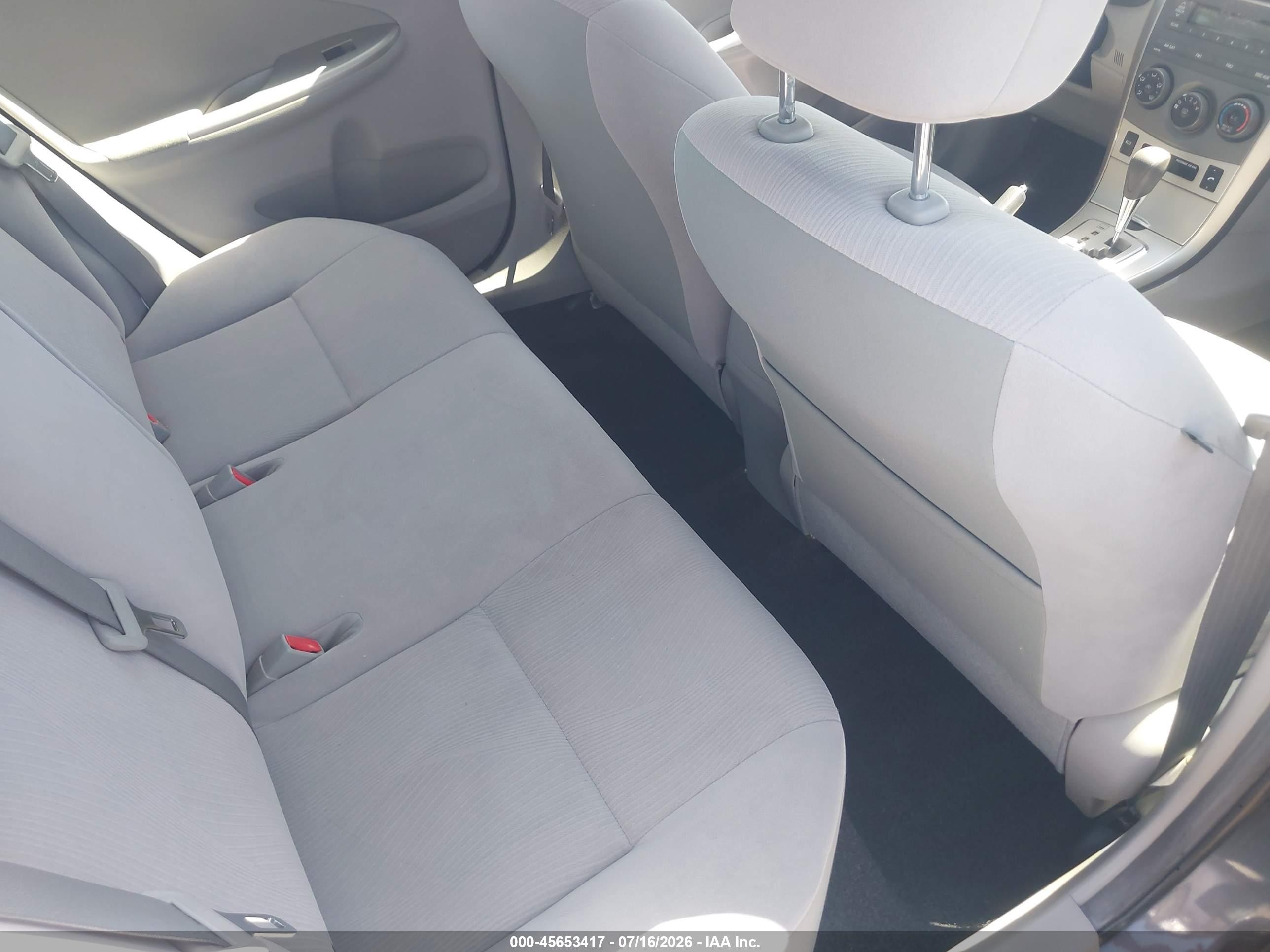2011 Toyota Corolla Le Gray vin: JTDBU4EE5B9160236