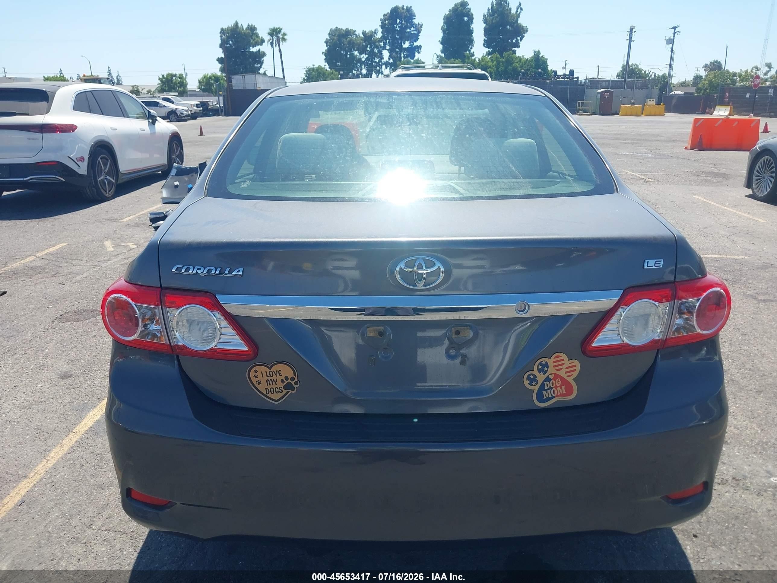 2011 Toyota Corolla Le Gray vin: JTDBU4EE5B9160236