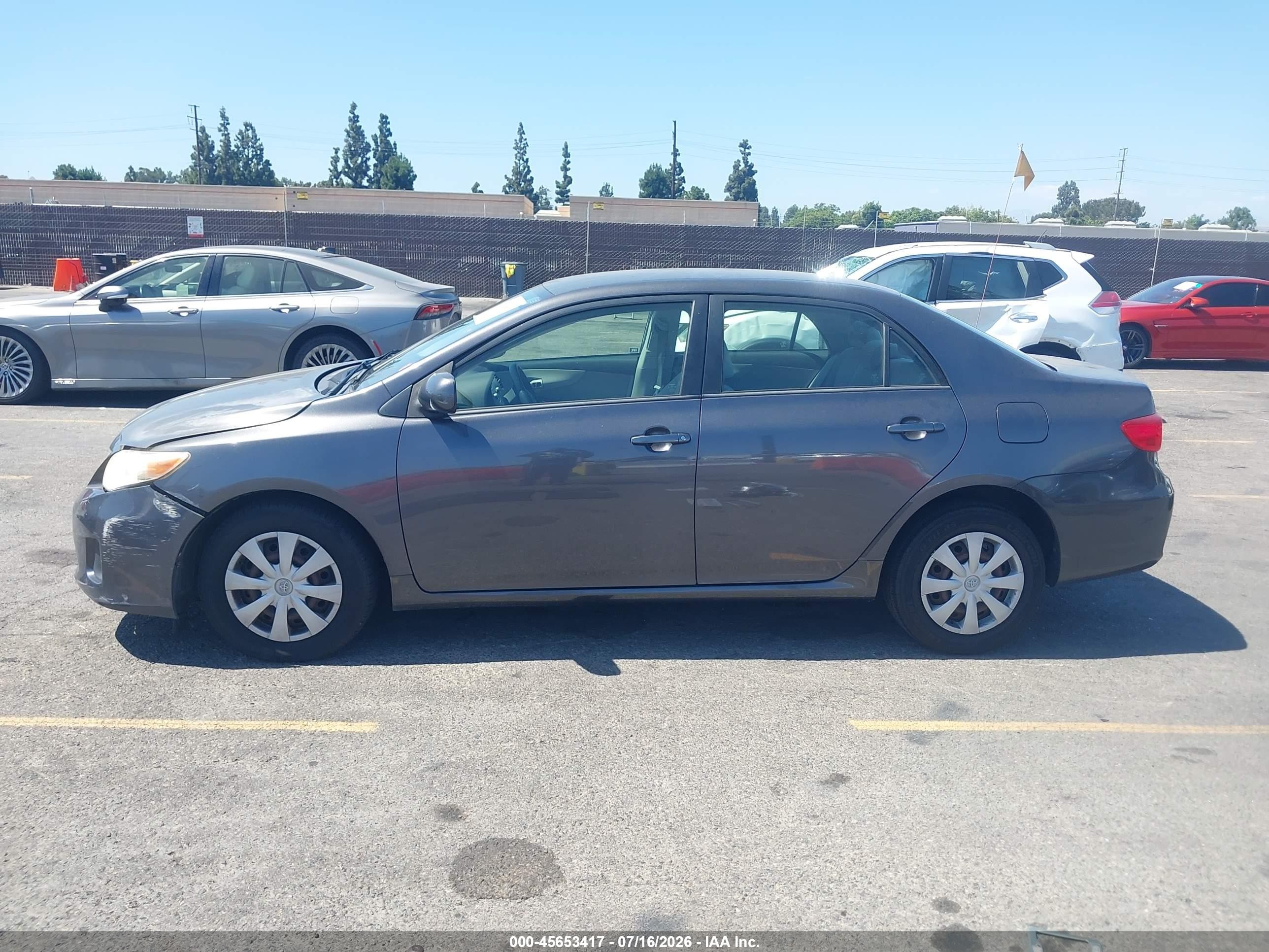 2011 Toyota Corolla Le Gray vin: JTDBU4EE5B9160236