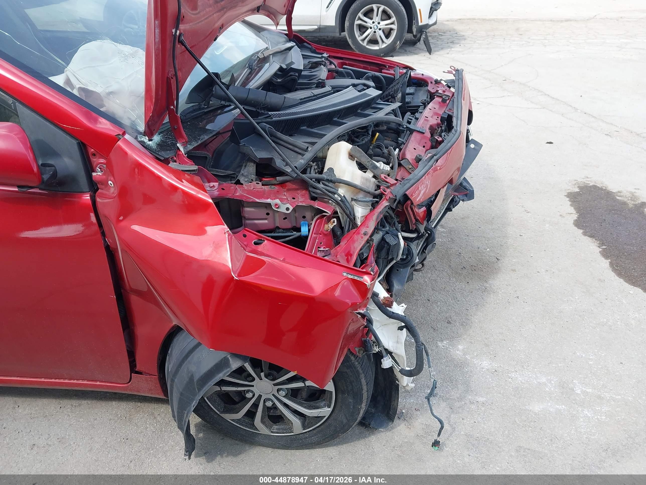 2011 Toyota Corolla Le Red vin: JTDBU4EE5B9160768