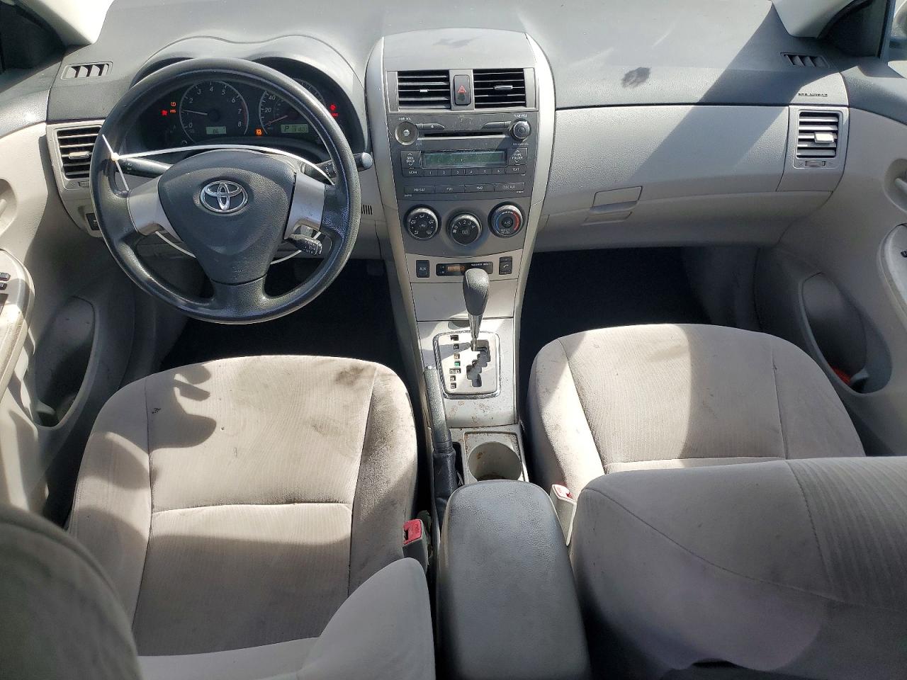2011 Toyota Corolla Le White vin: JTDBU4EE5B9161838