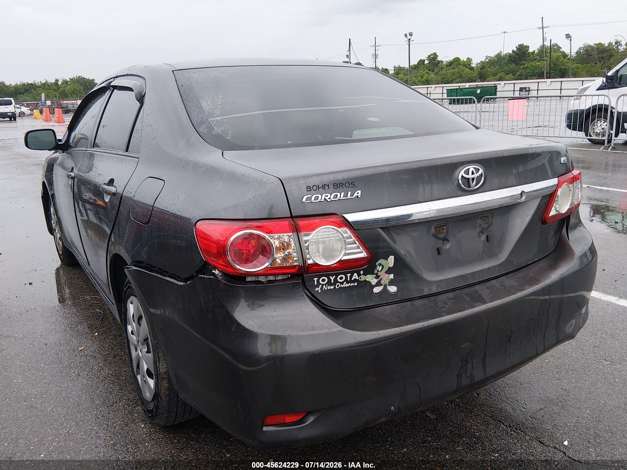 2011 Toyota Corolla Le Gray vin: JTDBU4EE5B9163699