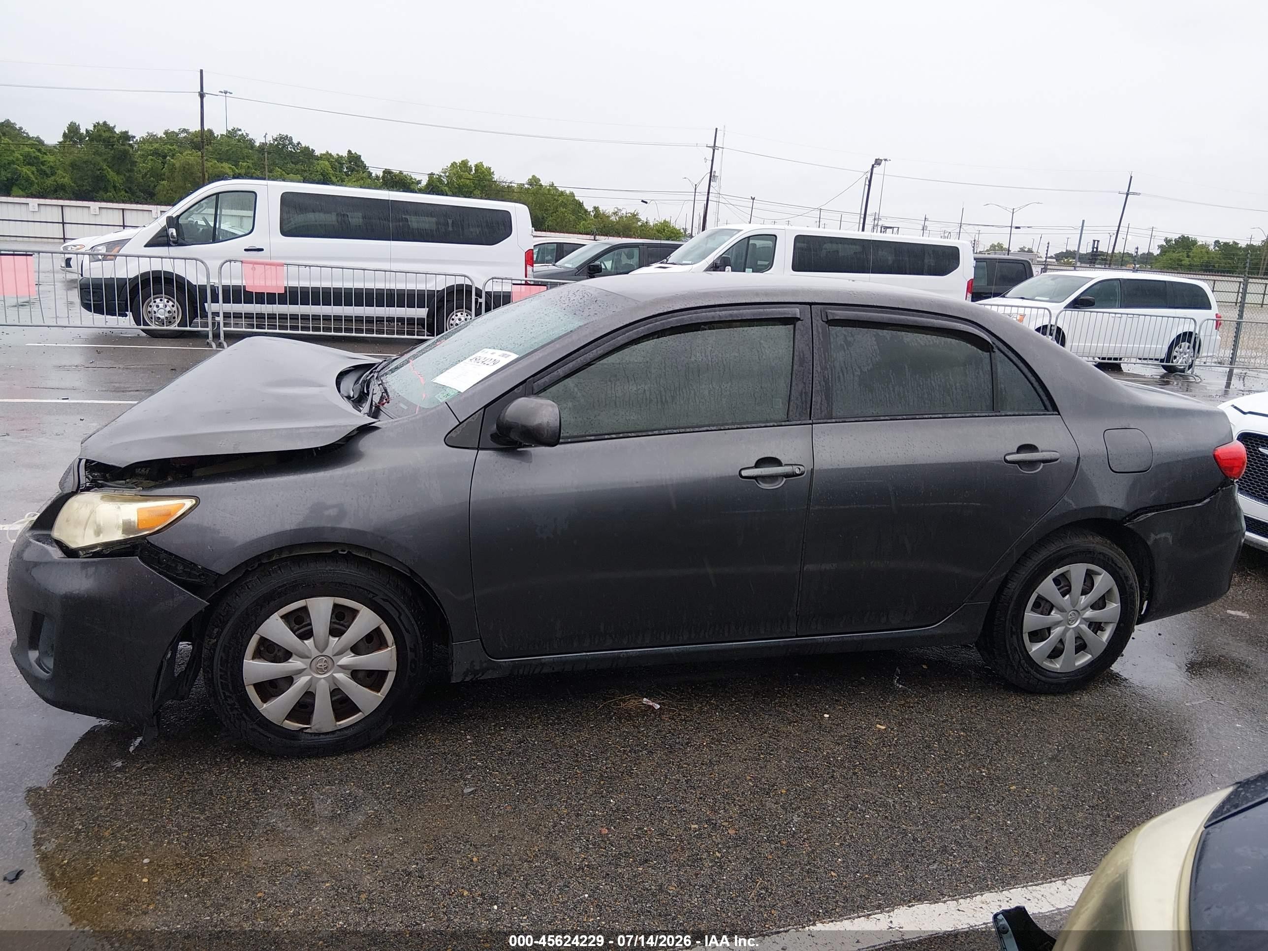 2011 Toyota Corolla Le Gray vin: JTDBU4EE5B9163699