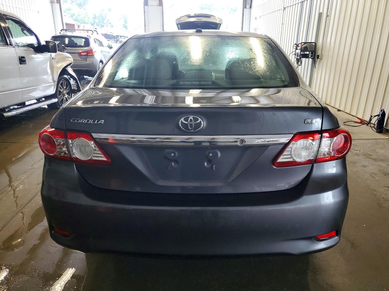 2011 Toyota Corolla Le Gray vin: JTDBU4EE5B9168255