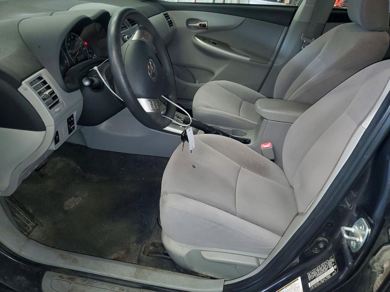 2011 Toyota Corolla Le Gray vin: JTDBU4EE5B9168255