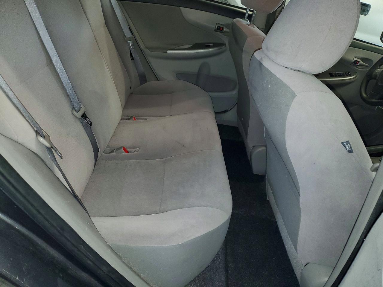 2011 Toyota Corolla Le Gray vin: JTDBU4EE5B9168255