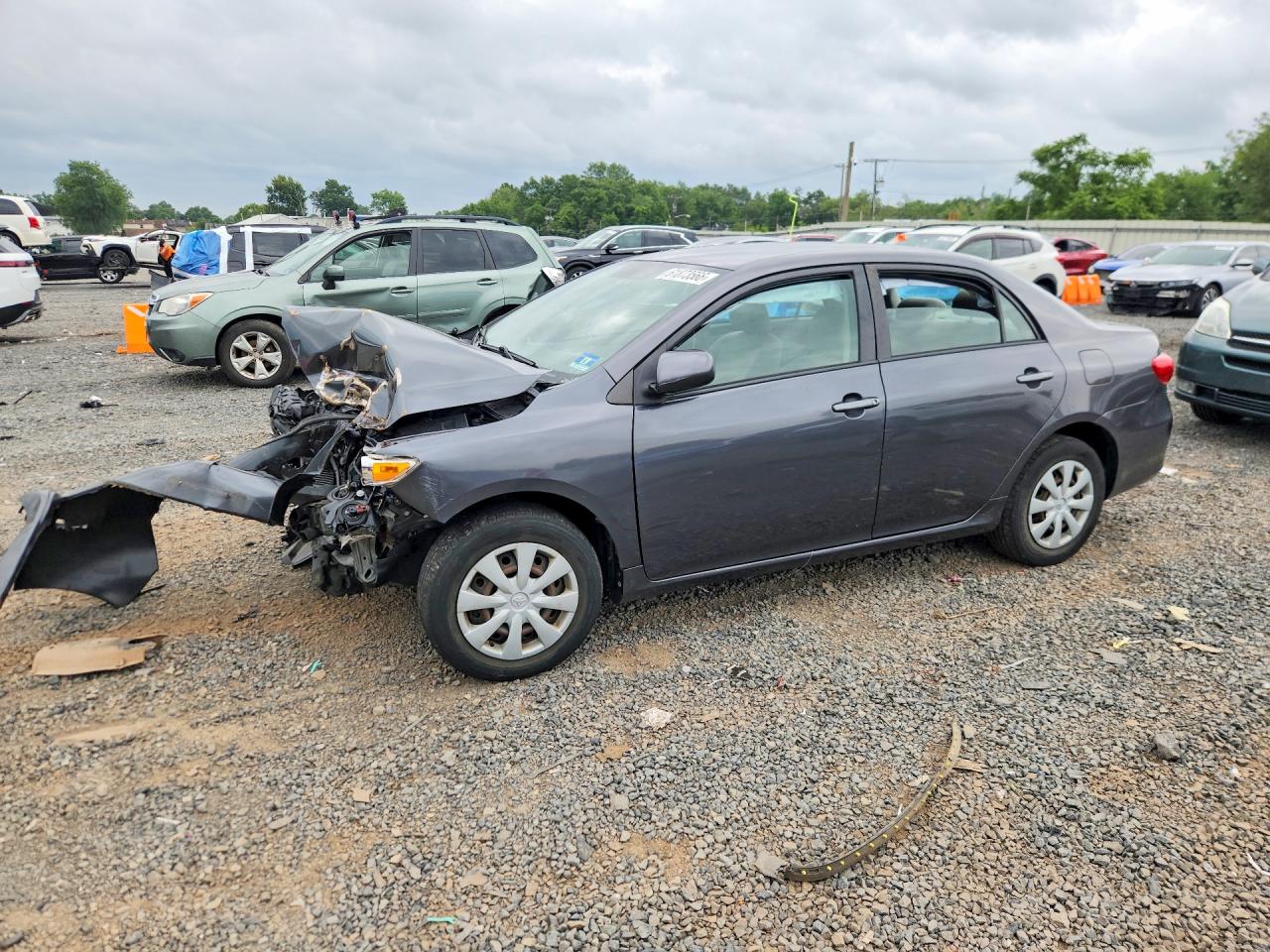 2011 Toyota Corolla Le Gray vin: JTDBU4EE5BJ096620