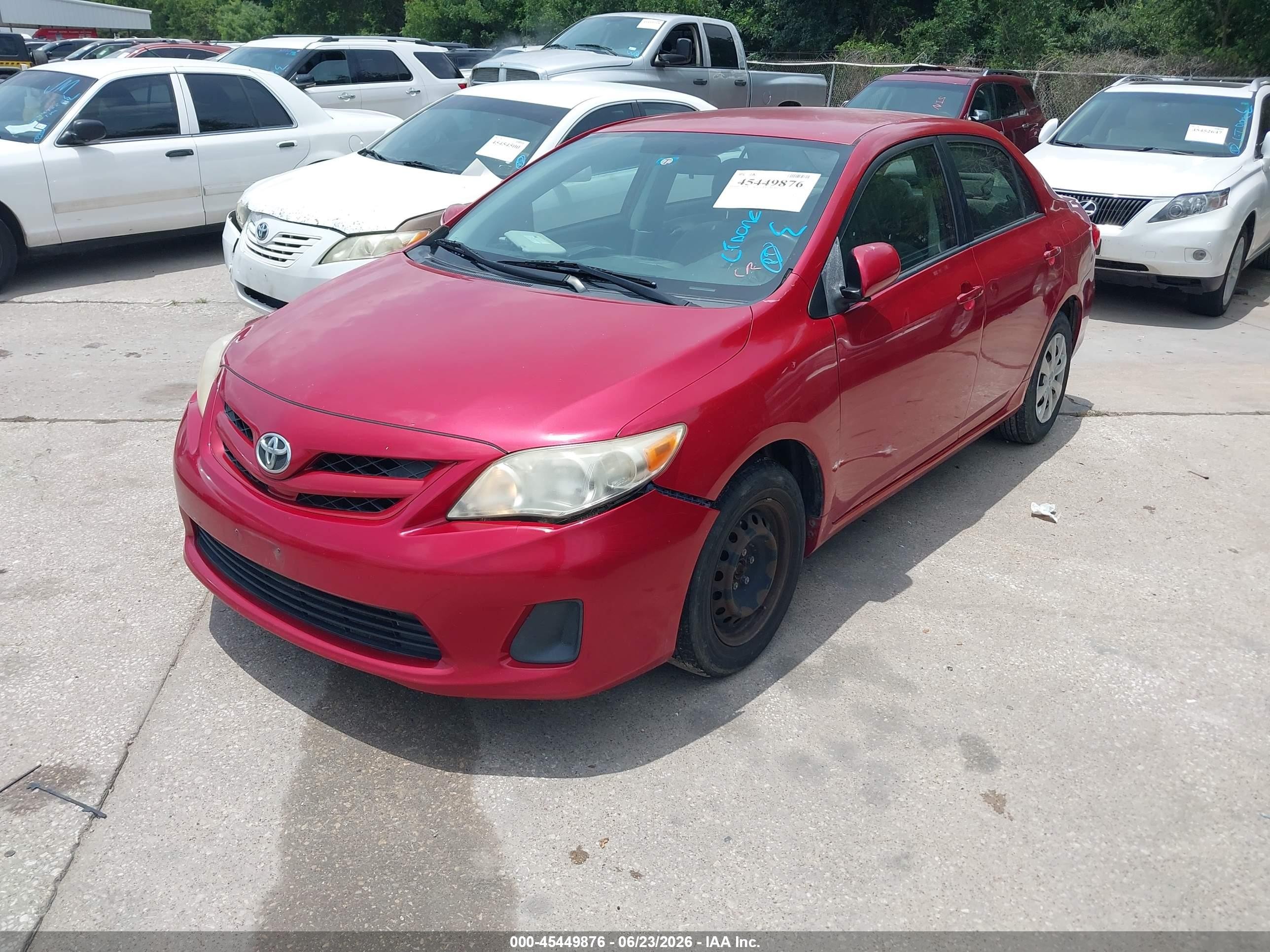 2011 Toyota Corolla Le Red vin: JTDBU4EE5BJ100276