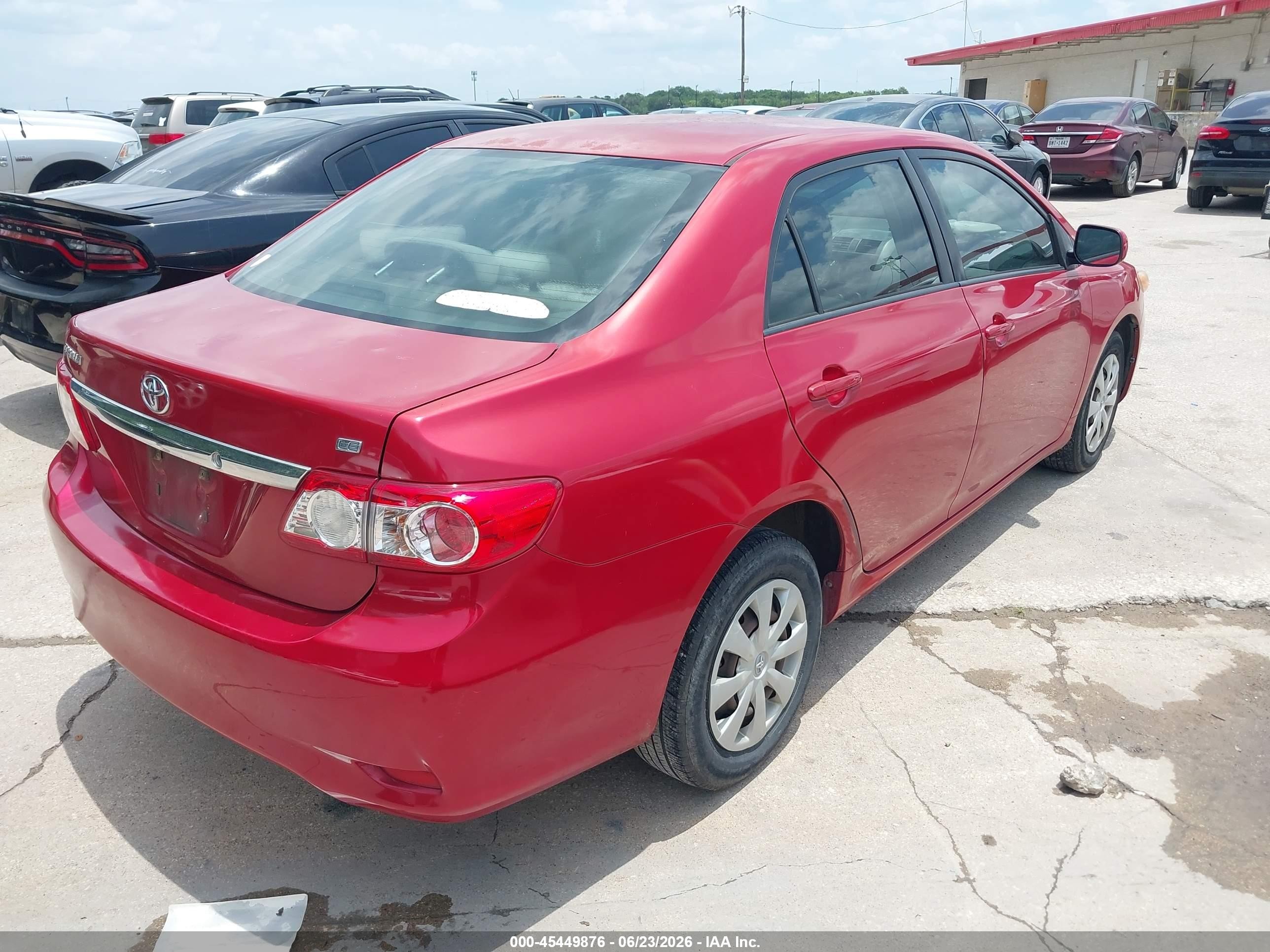 2011 Toyota Corolla Le Red vin: JTDBU4EE5BJ100276
