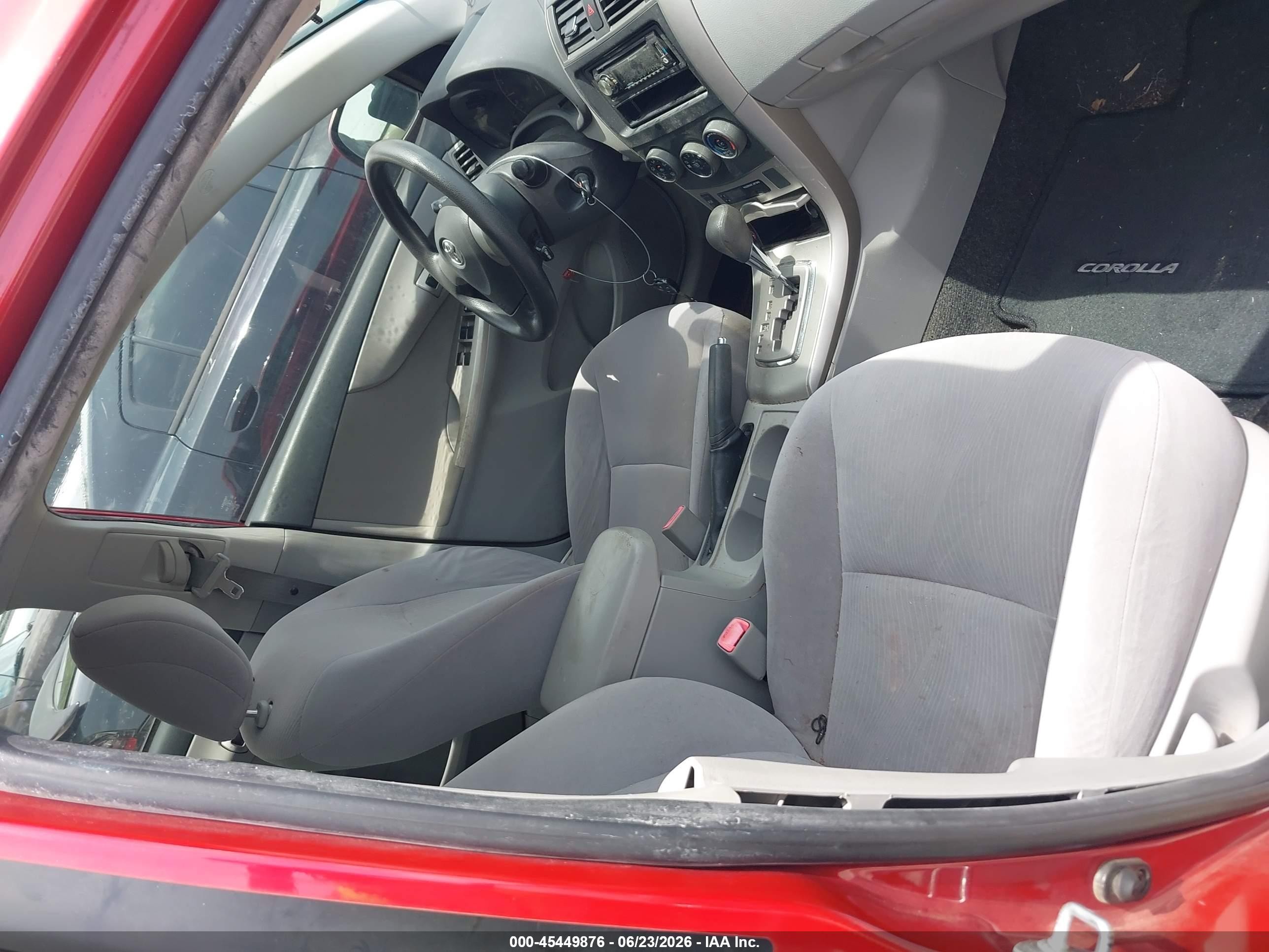 2011 Toyota Corolla Le Red vin: JTDBU4EE5BJ100276