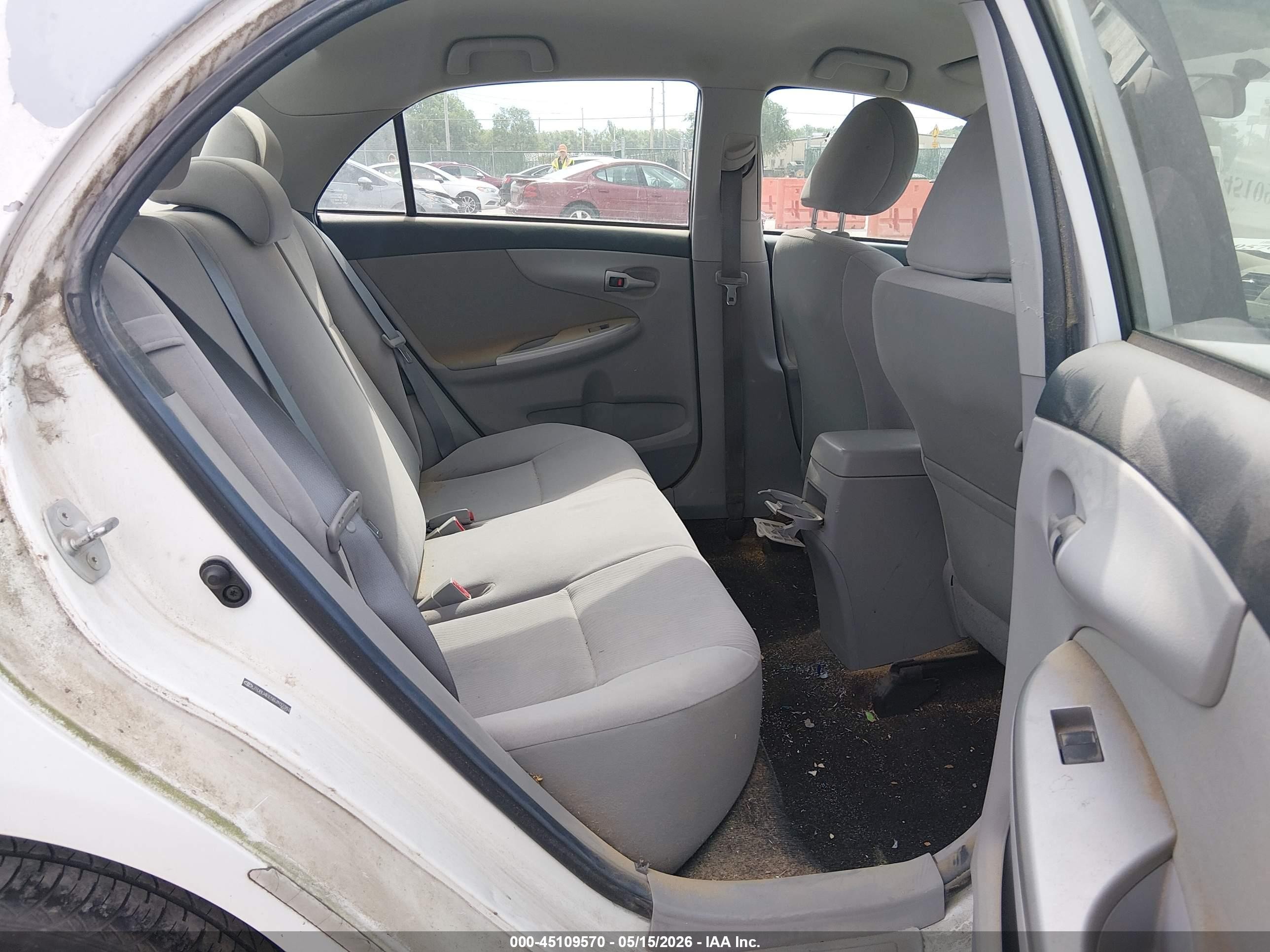 2011 Toyota Corolla Le Белый vin: JTDBU4EE5BJ102383