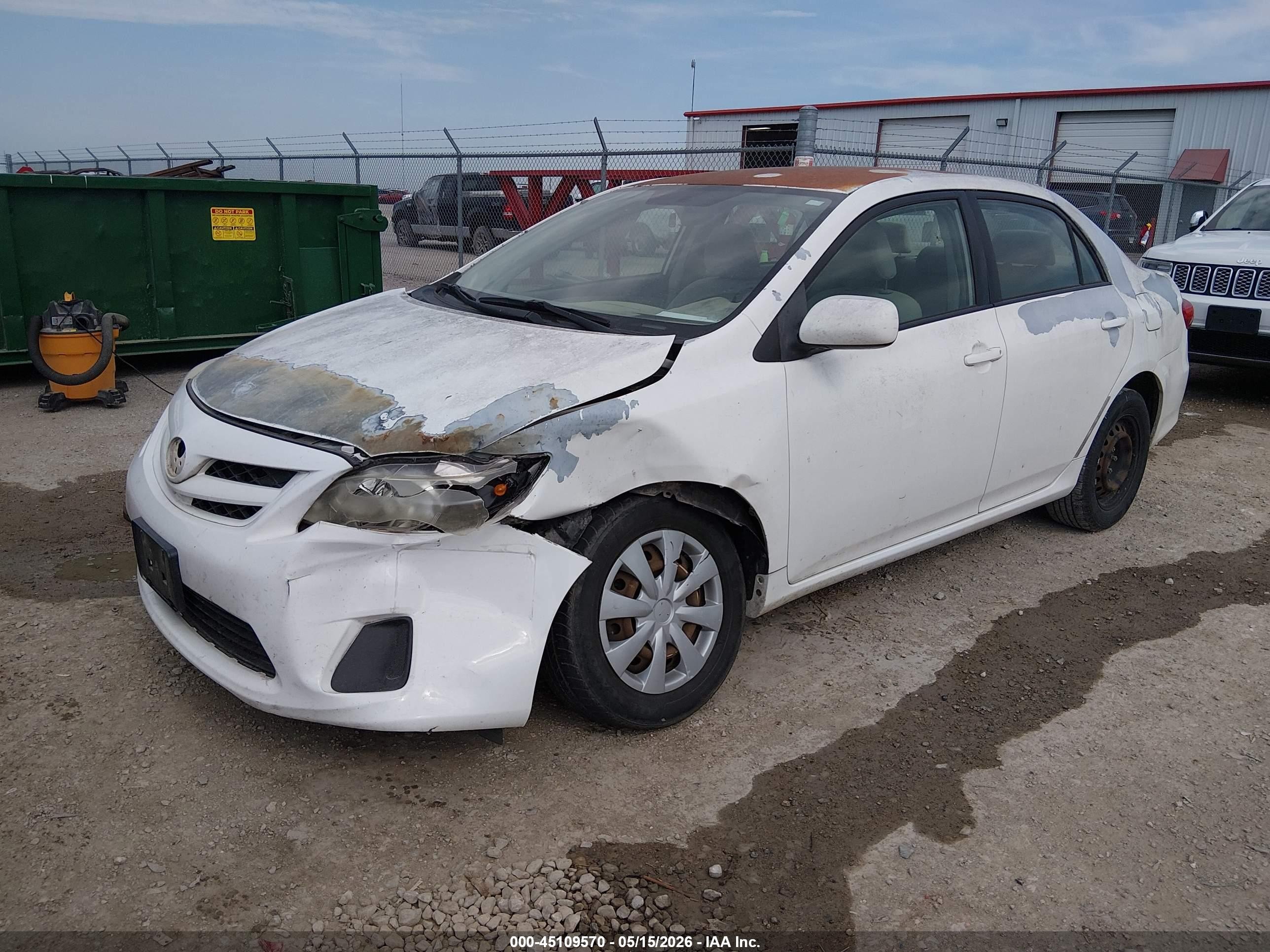 2011 Toyota Corolla Le Белый vin: JTDBU4EE5BJ102383