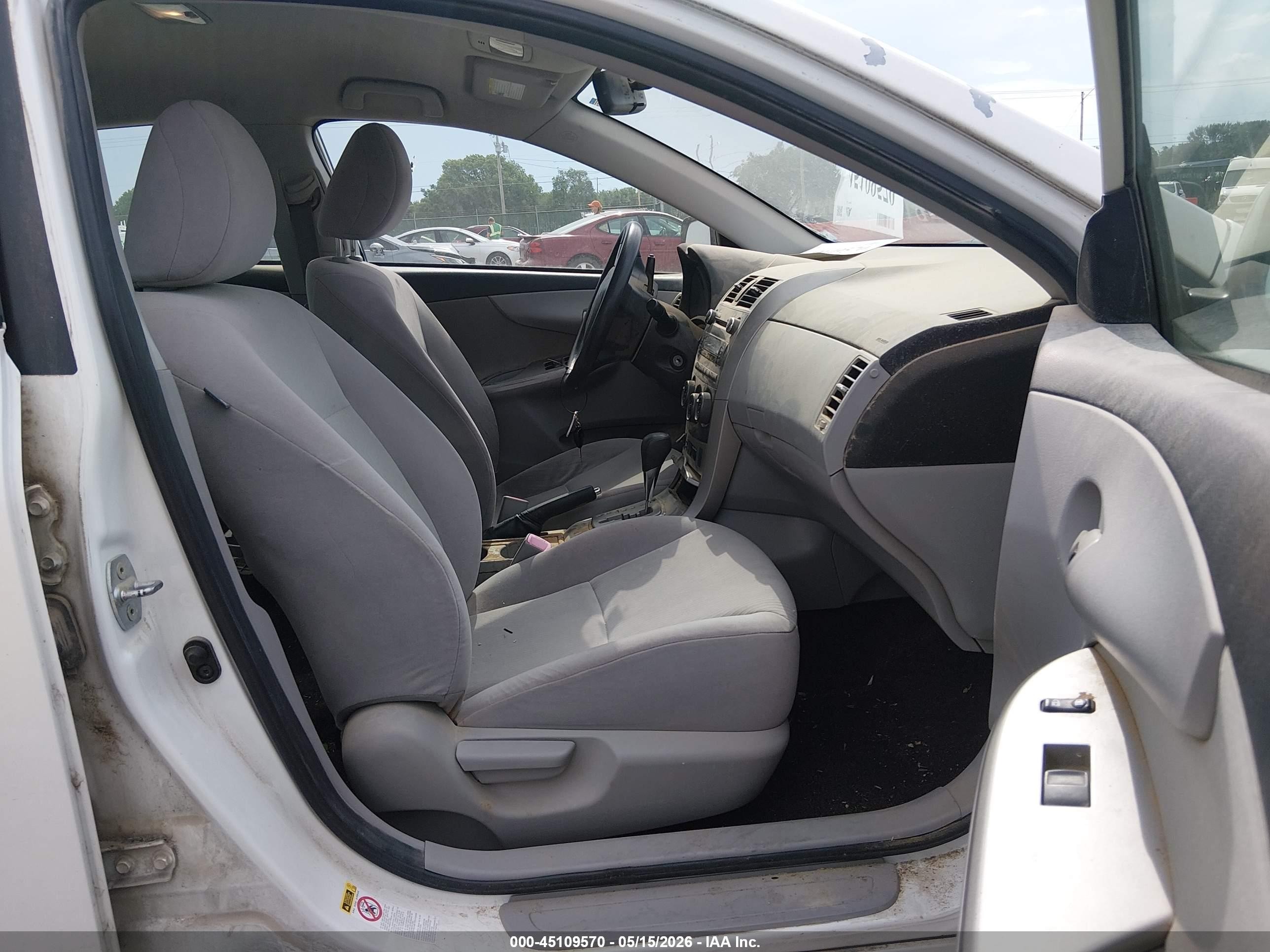 2011 Toyota Corolla Le Белый vin: JTDBU4EE5BJ102383