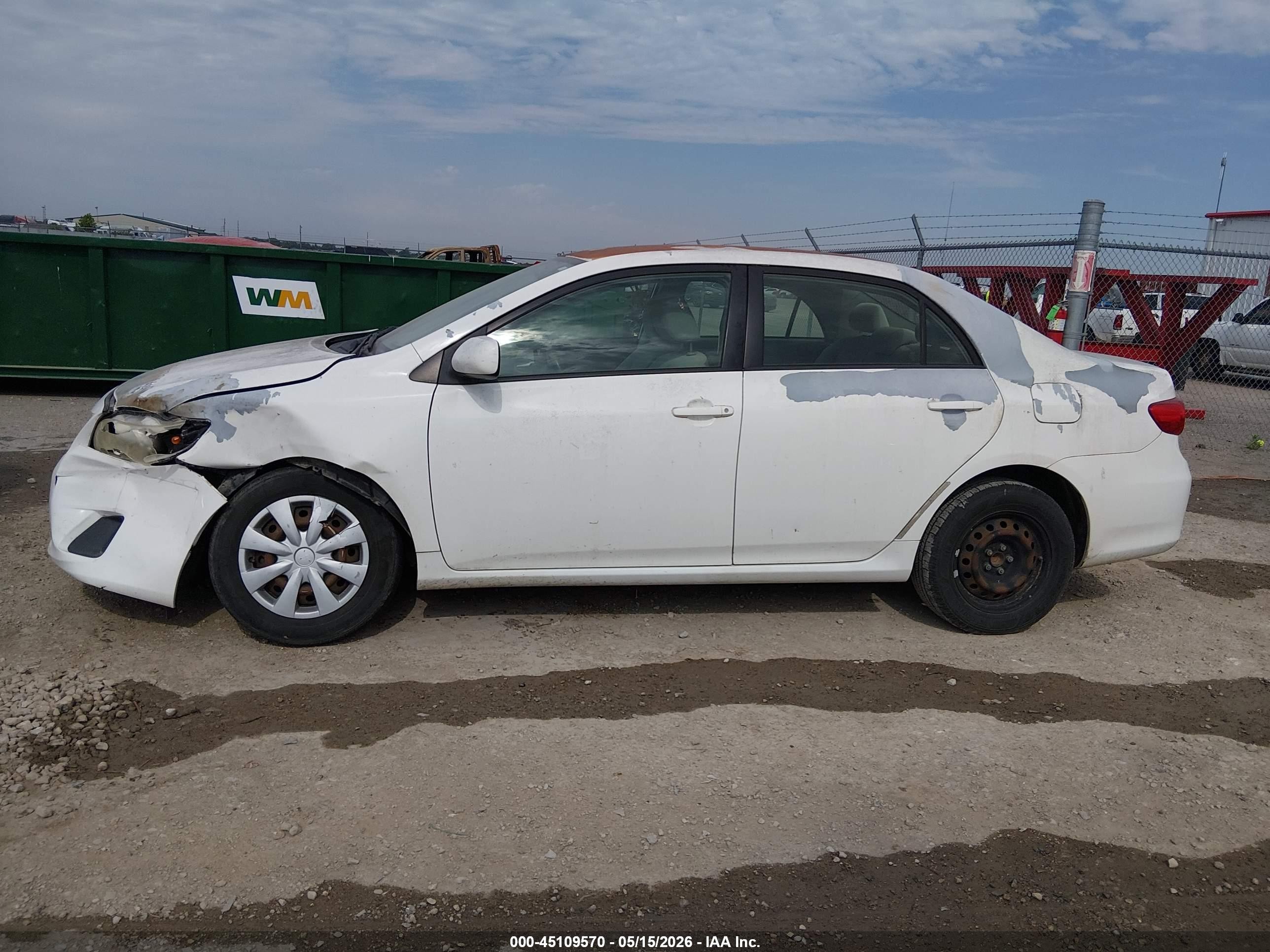 2011 Toyota Corolla Le Белый vin: JTDBU4EE5BJ102383