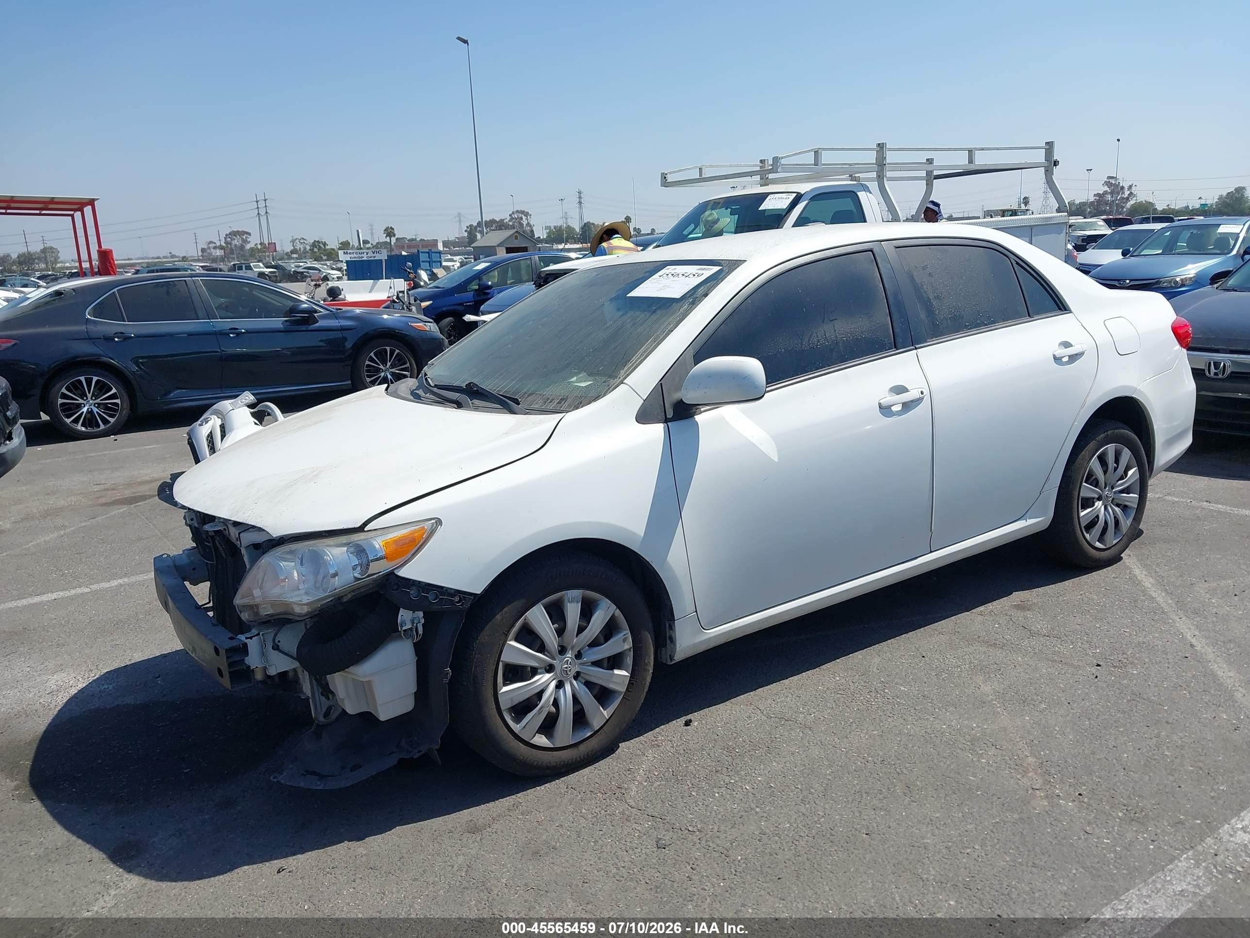 2012 Toyota Corolla Le White vin: JTDBU4EE5C9169875