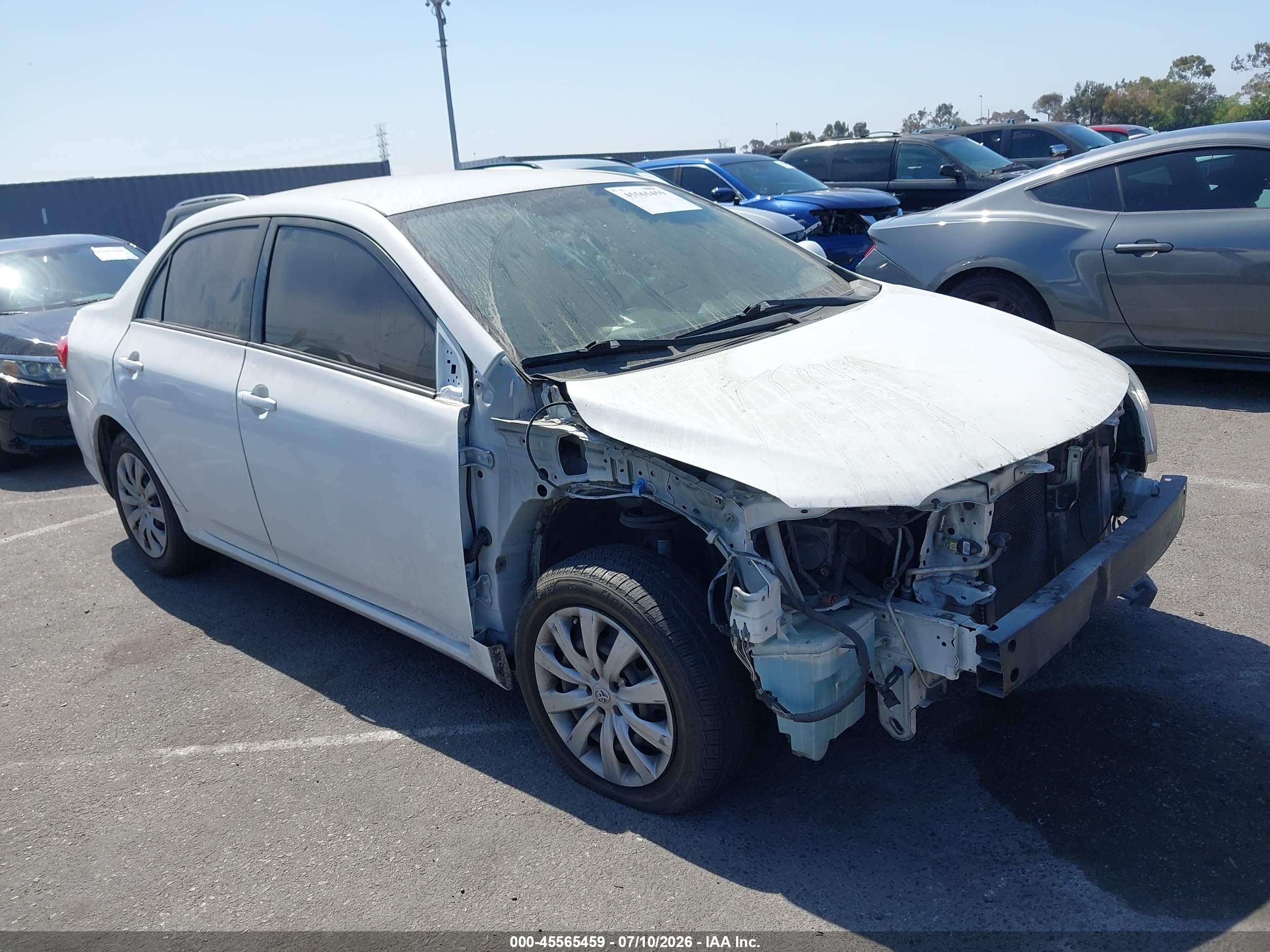 2012 Toyota Corolla Le White vin: JTDBU4EE5C9169875