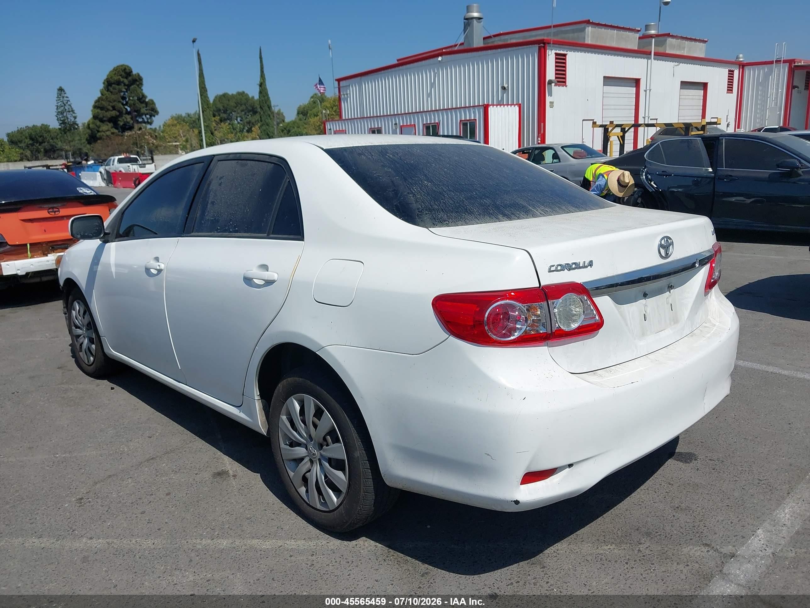 2012 Toyota Corolla Le White vin: JTDBU4EE5C9169875
