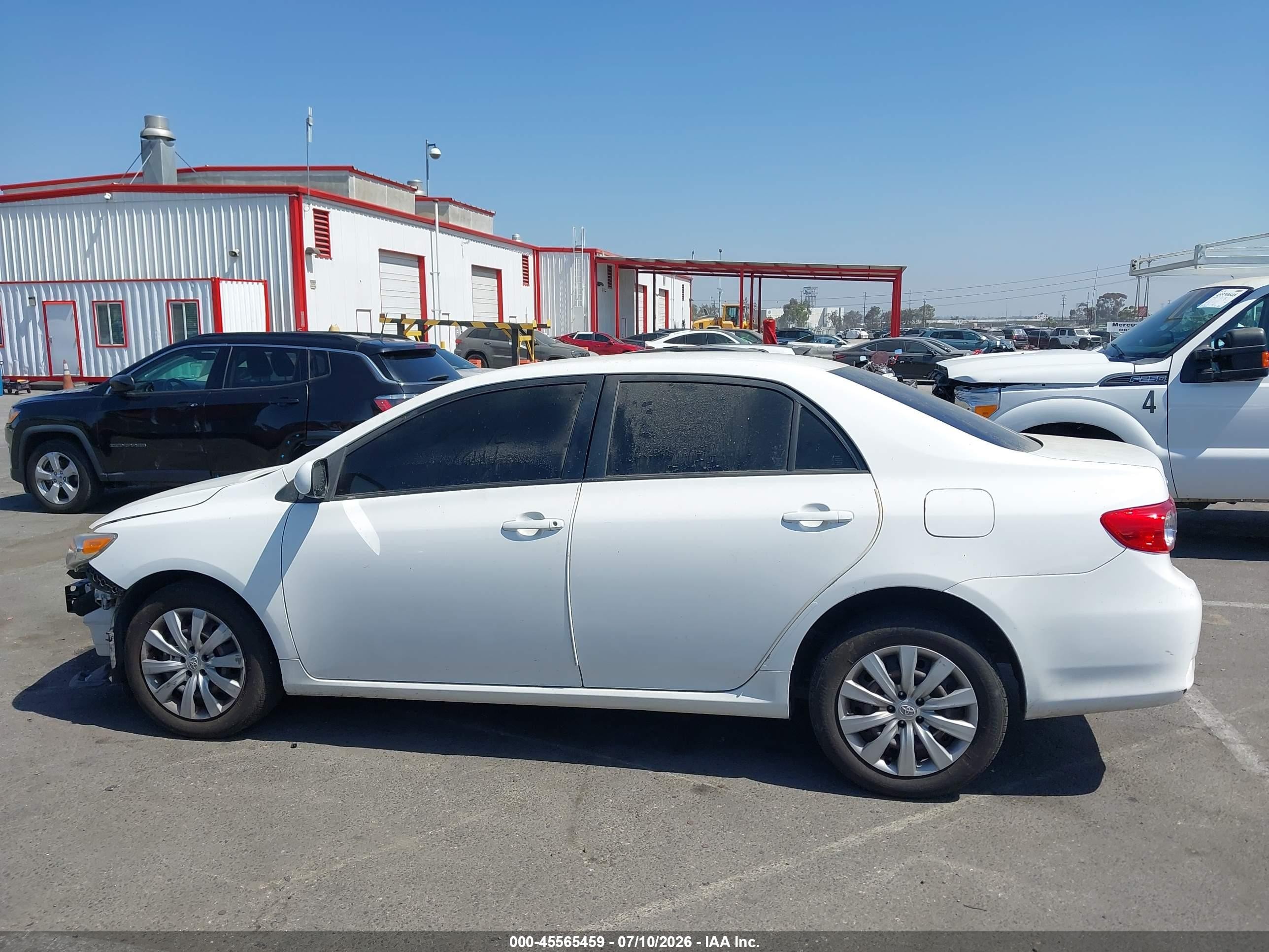 2012 Toyota Corolla Le White vin: JTDBU4EE5C9169875