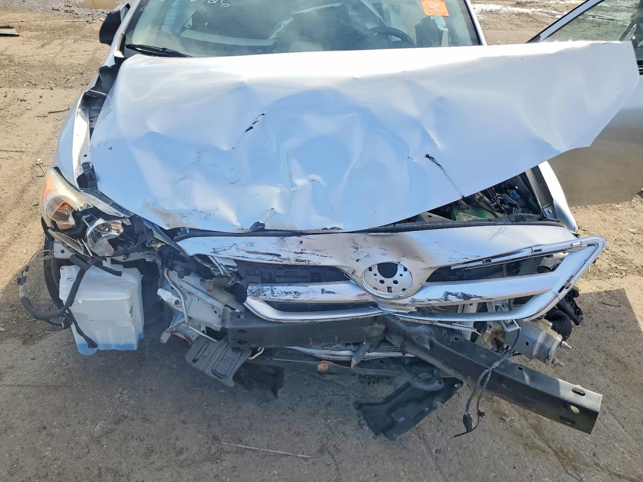 2012 Toyota Corolla Le Silver vin: JTDBU4EE5C9169911