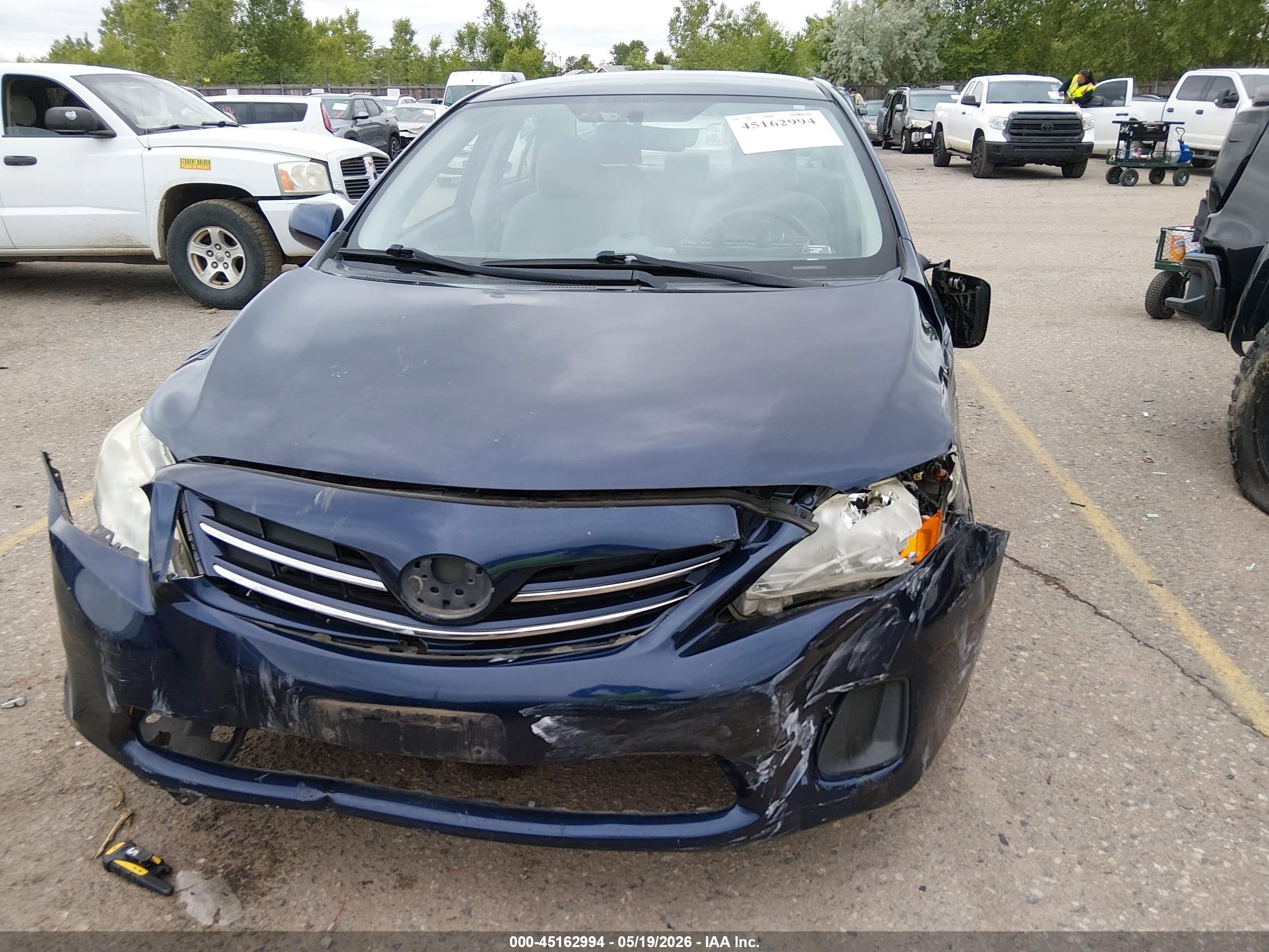2013 Toyota Corolla Le Blue vin: JTDBU4EE5DJ115993