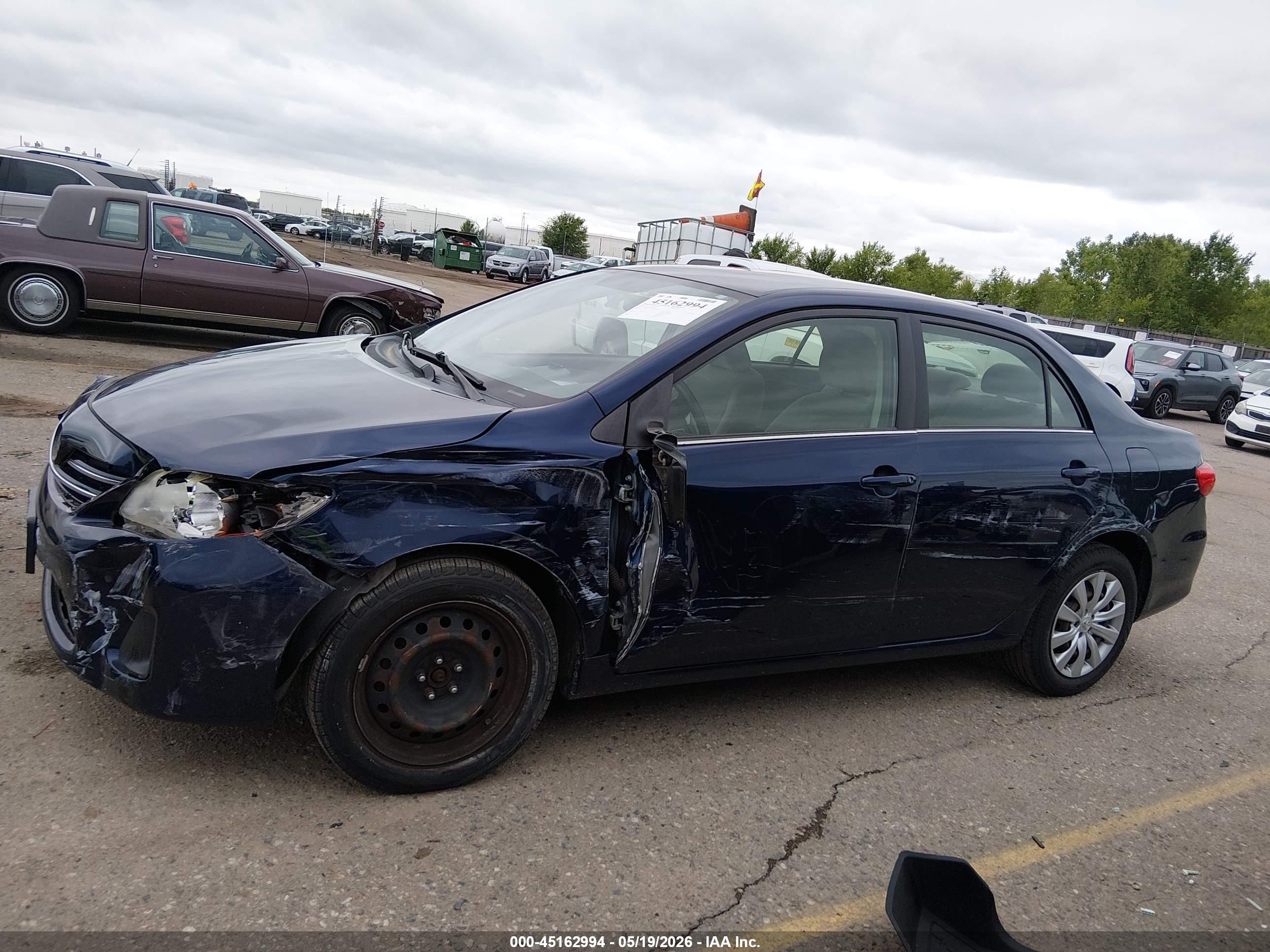 2013 Toyota Corolla Le Blue vin: JTDBU4EE5DJ115993