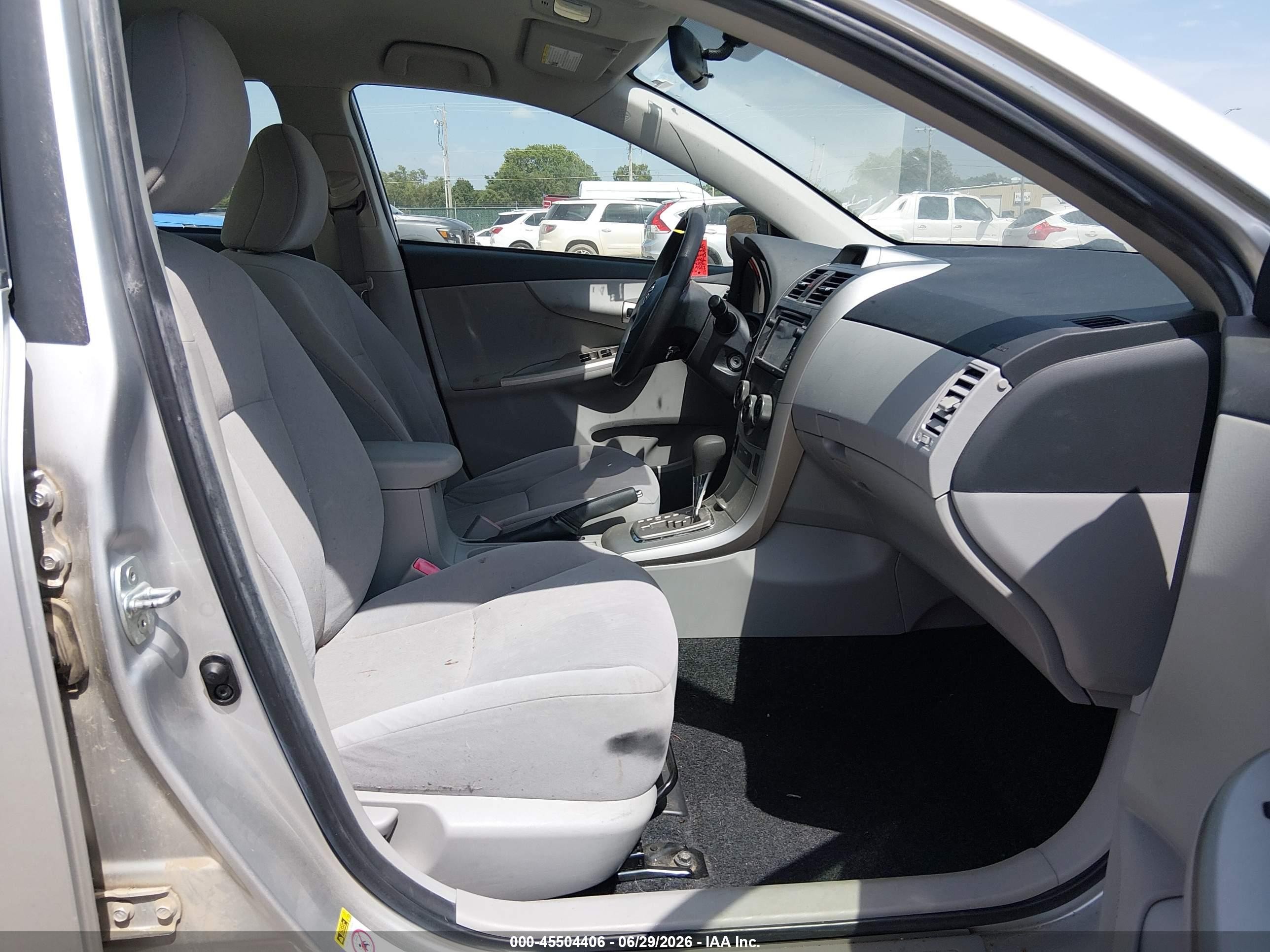 2013 Toyota Corolla Le Gray vin: JTDBU4EE5DJ120711