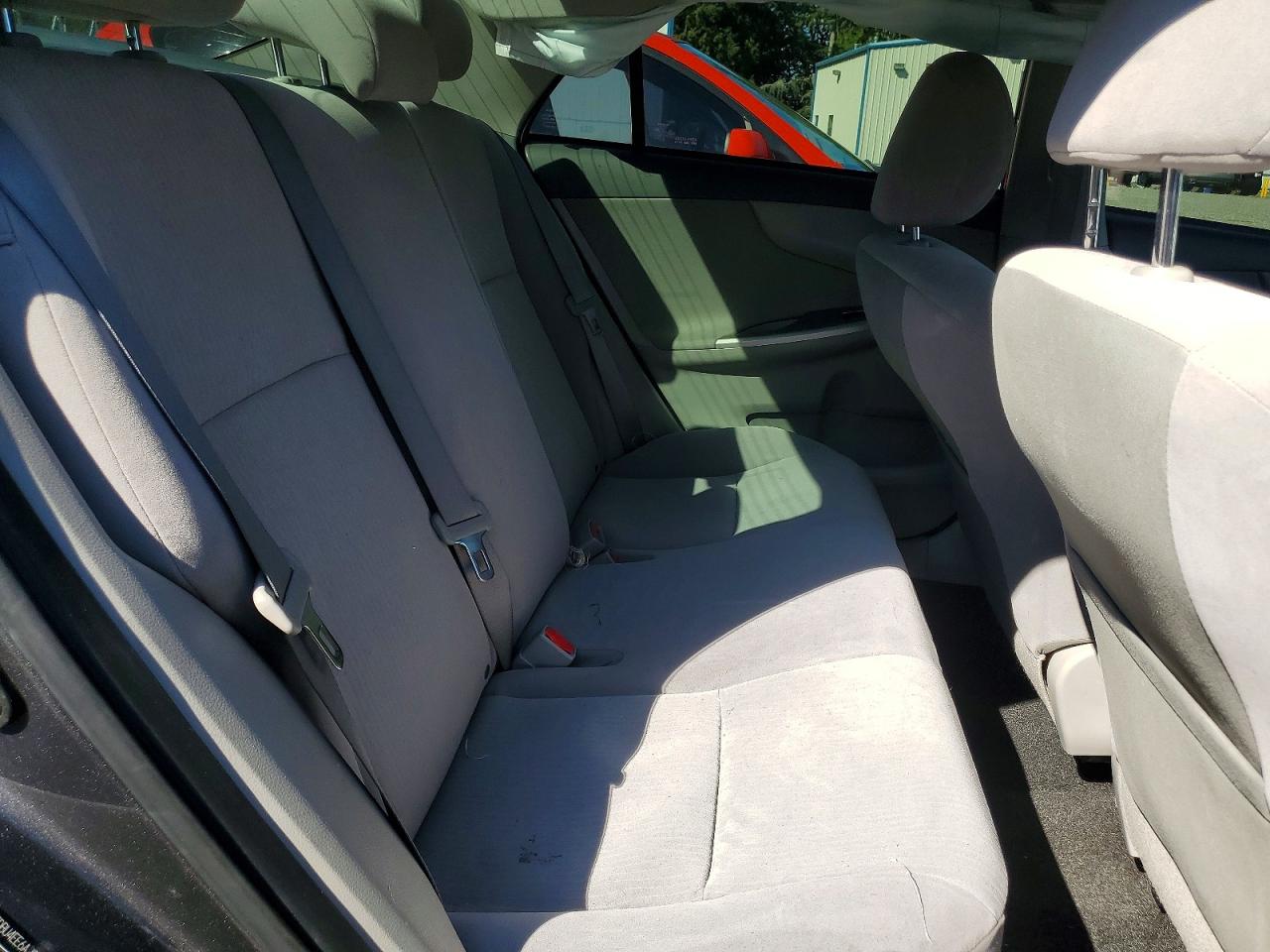 2010 Toyota Corolla Le Gray vin: JTDBU4EE6AJ059574