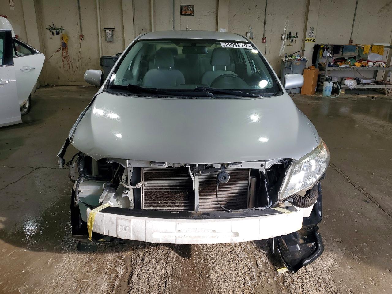 2010 Toyota Corolla Le Серебряный vin: JTDBU4EE6AJ065987