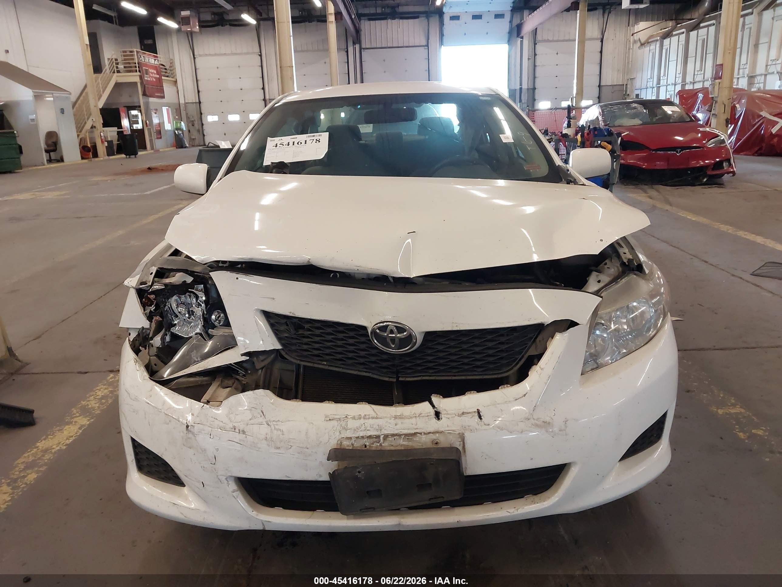 2010 Toyota Corolla Le White vin: JTDBU4EE6AJ079131
