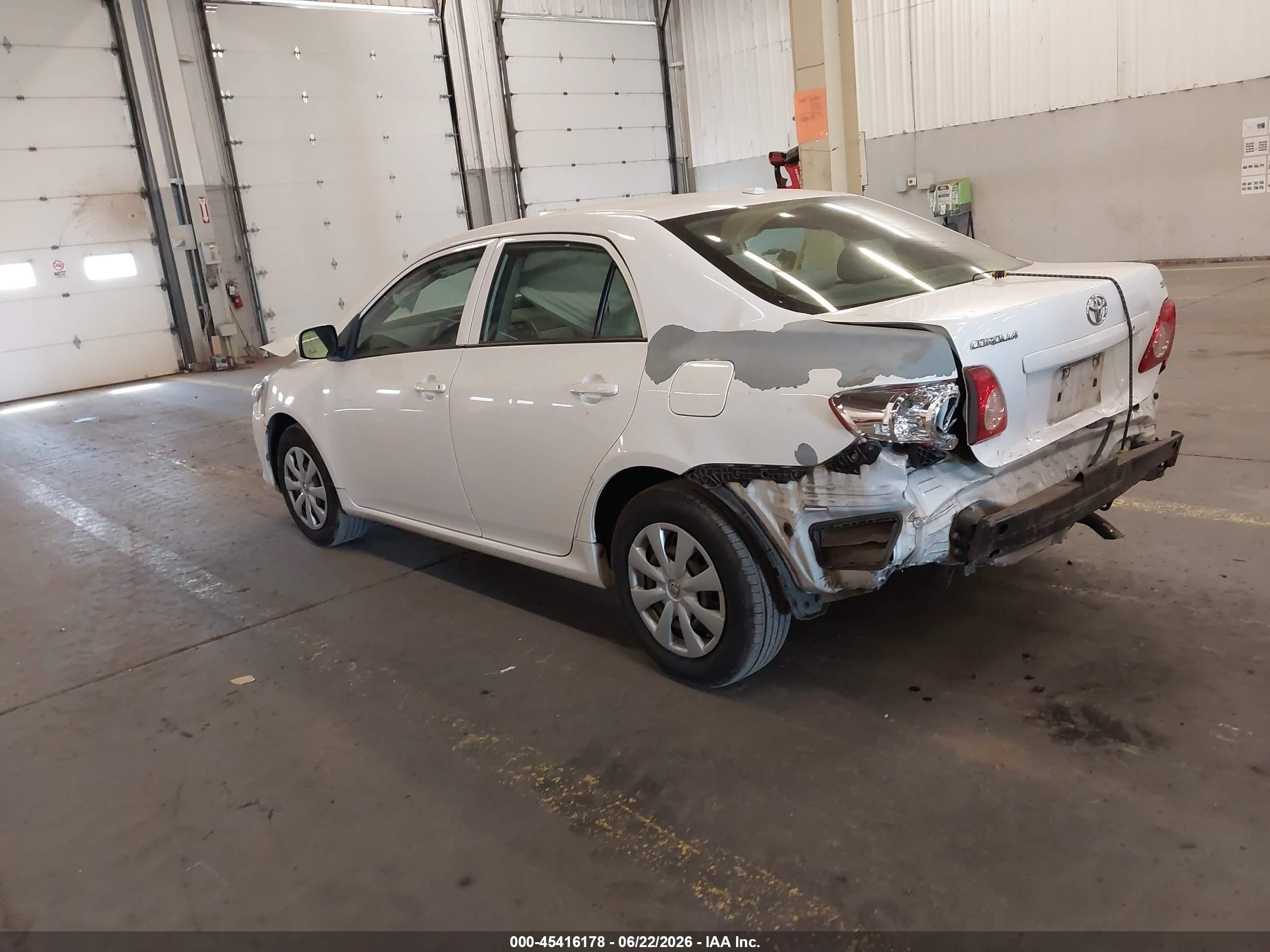 2010 Toyota Corolla Le White vin: JTDBU4EE6AJ079131