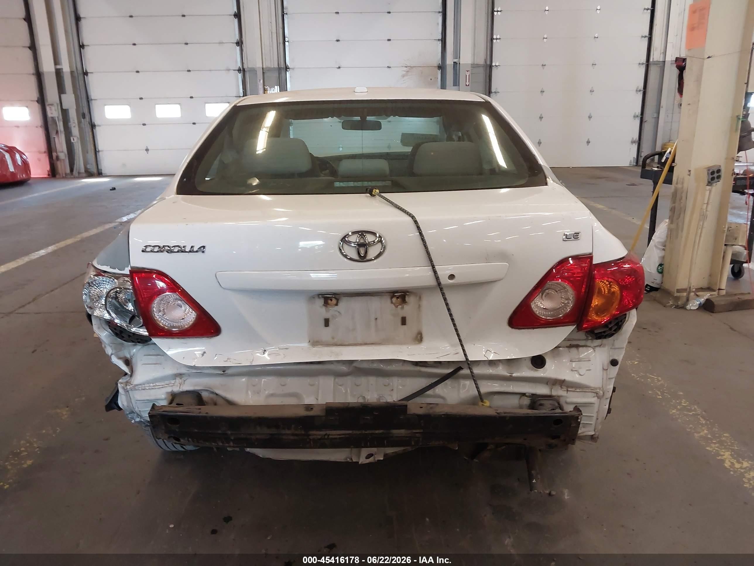 2010 Toyota Corolla Le White vin: JTDBU4EE6AJ079131