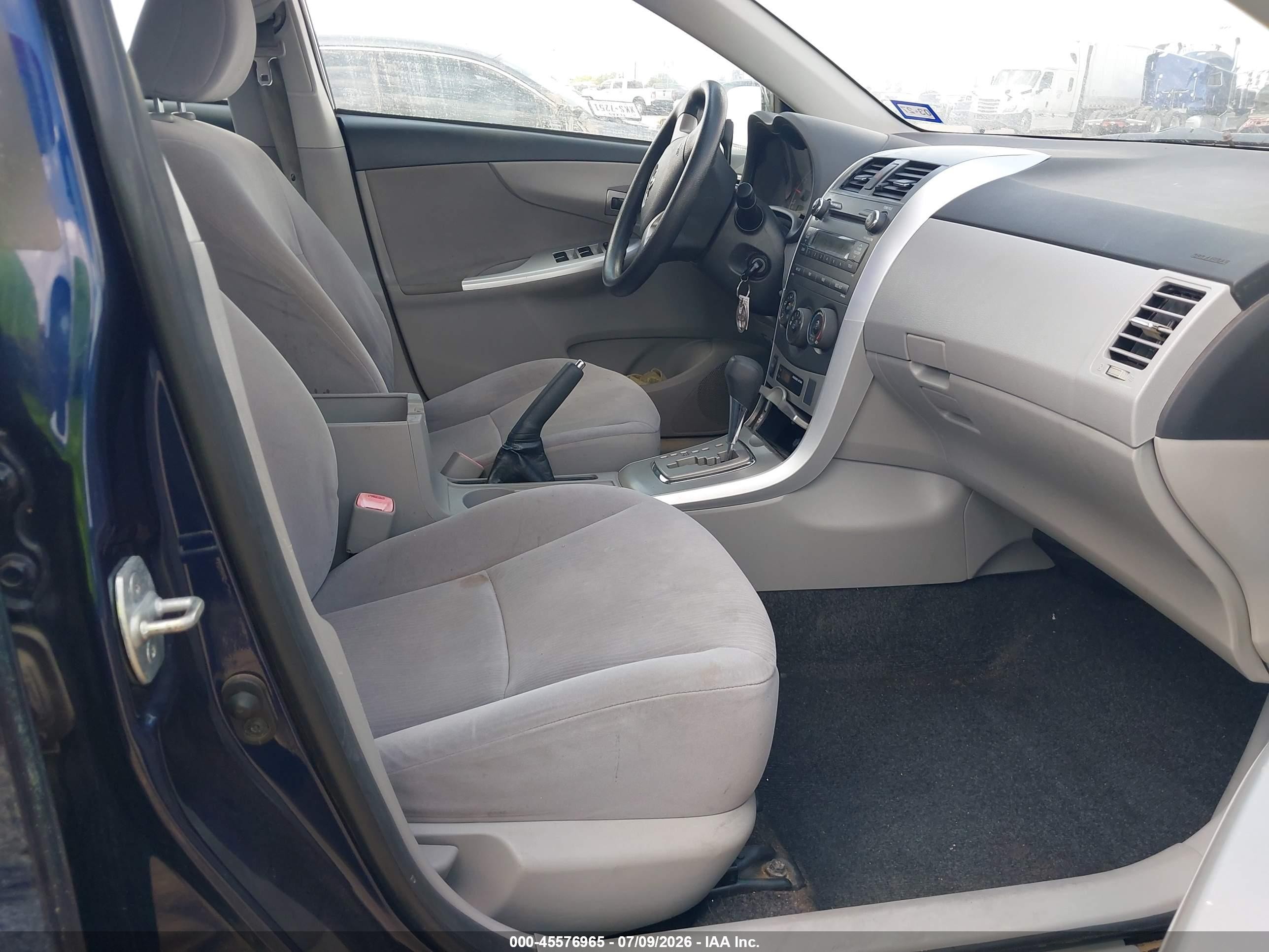 2011 Toyota Corolla Le Blue vin: JTDBU4EE6B9125026