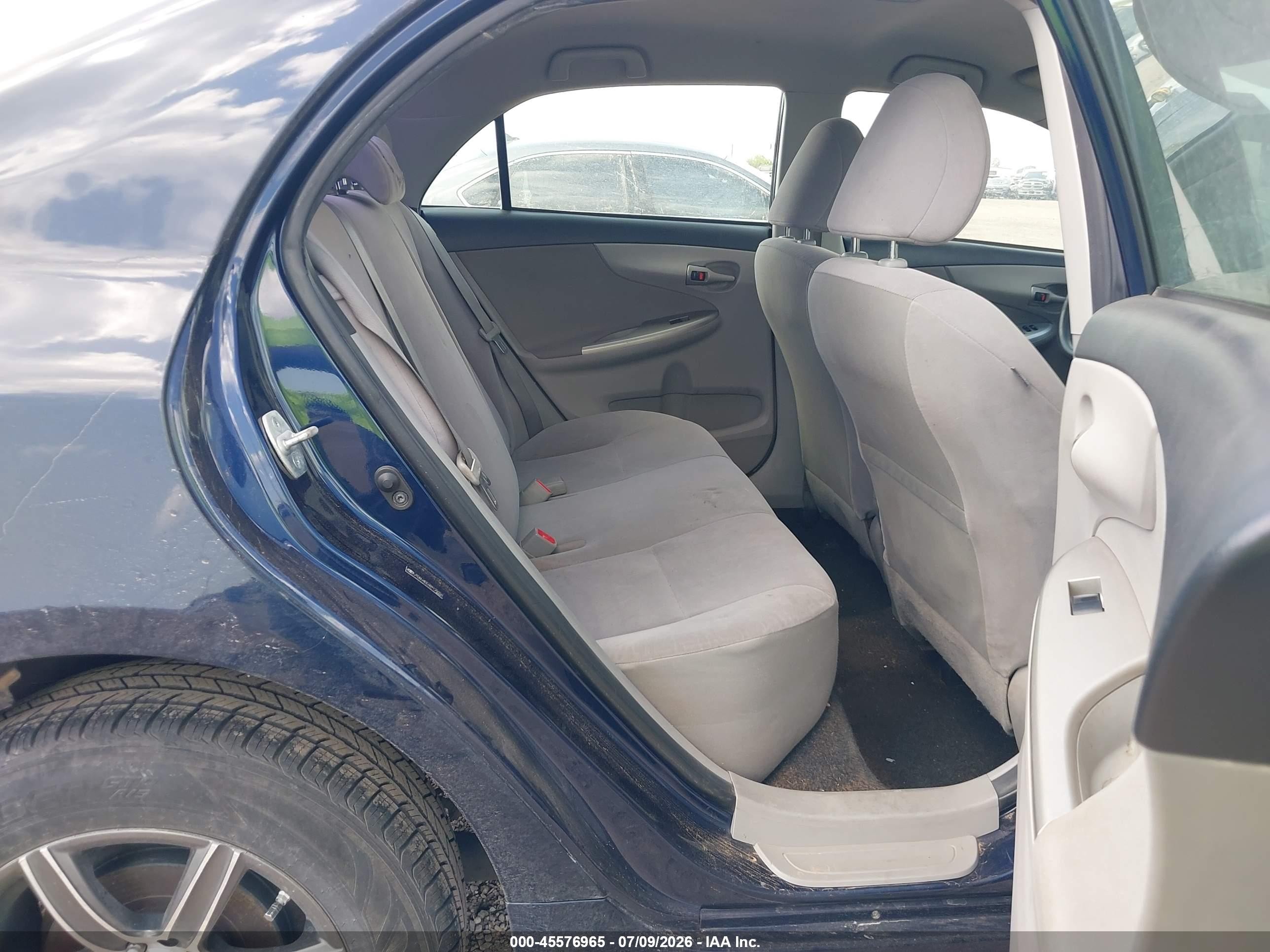 2011 Toyota Corolla Le Blue vin: JTDBU4EE6B9125026