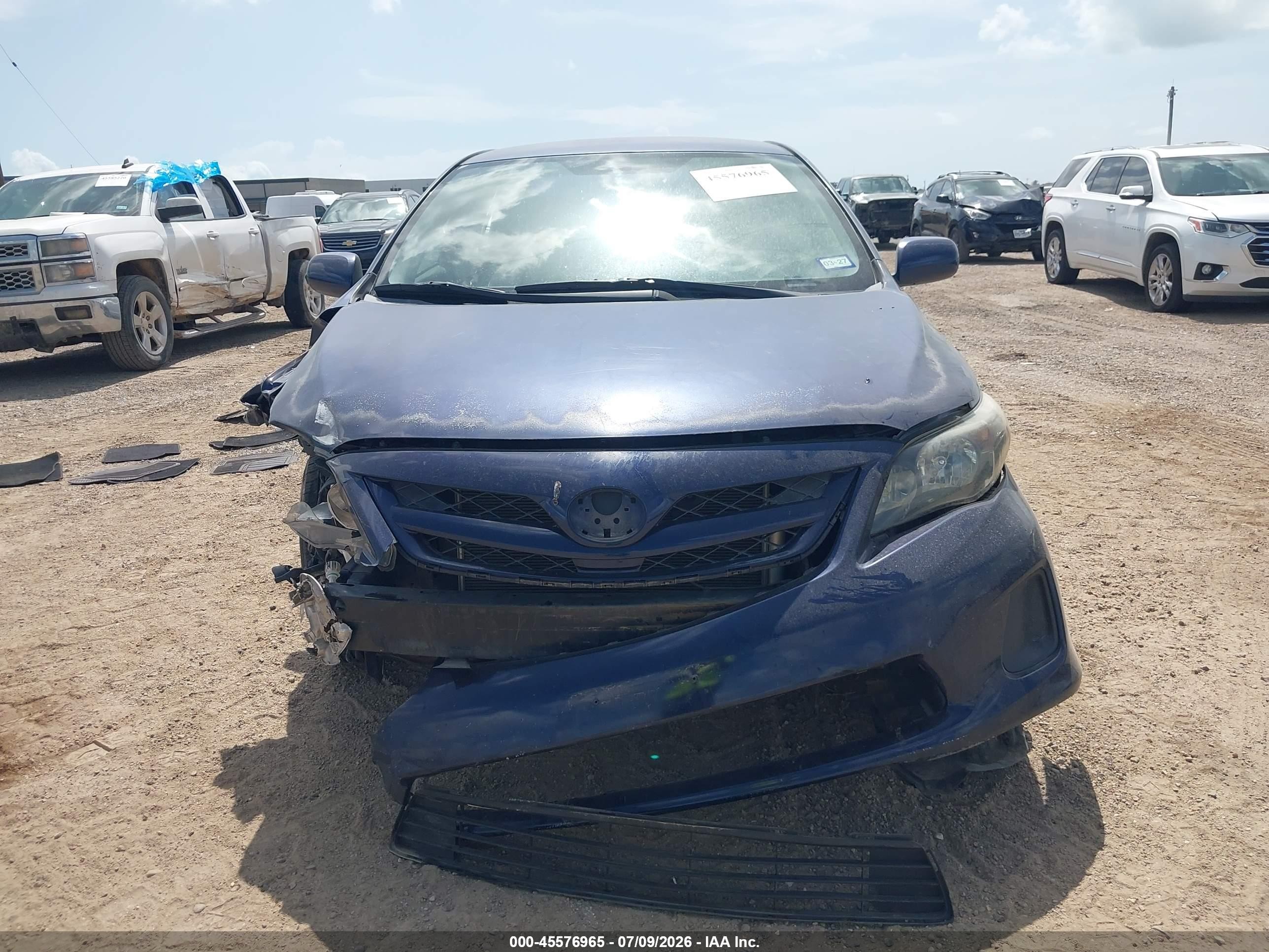 2011 Toyota Corolla Le Blue vin: JTDBU4EE6B9125026