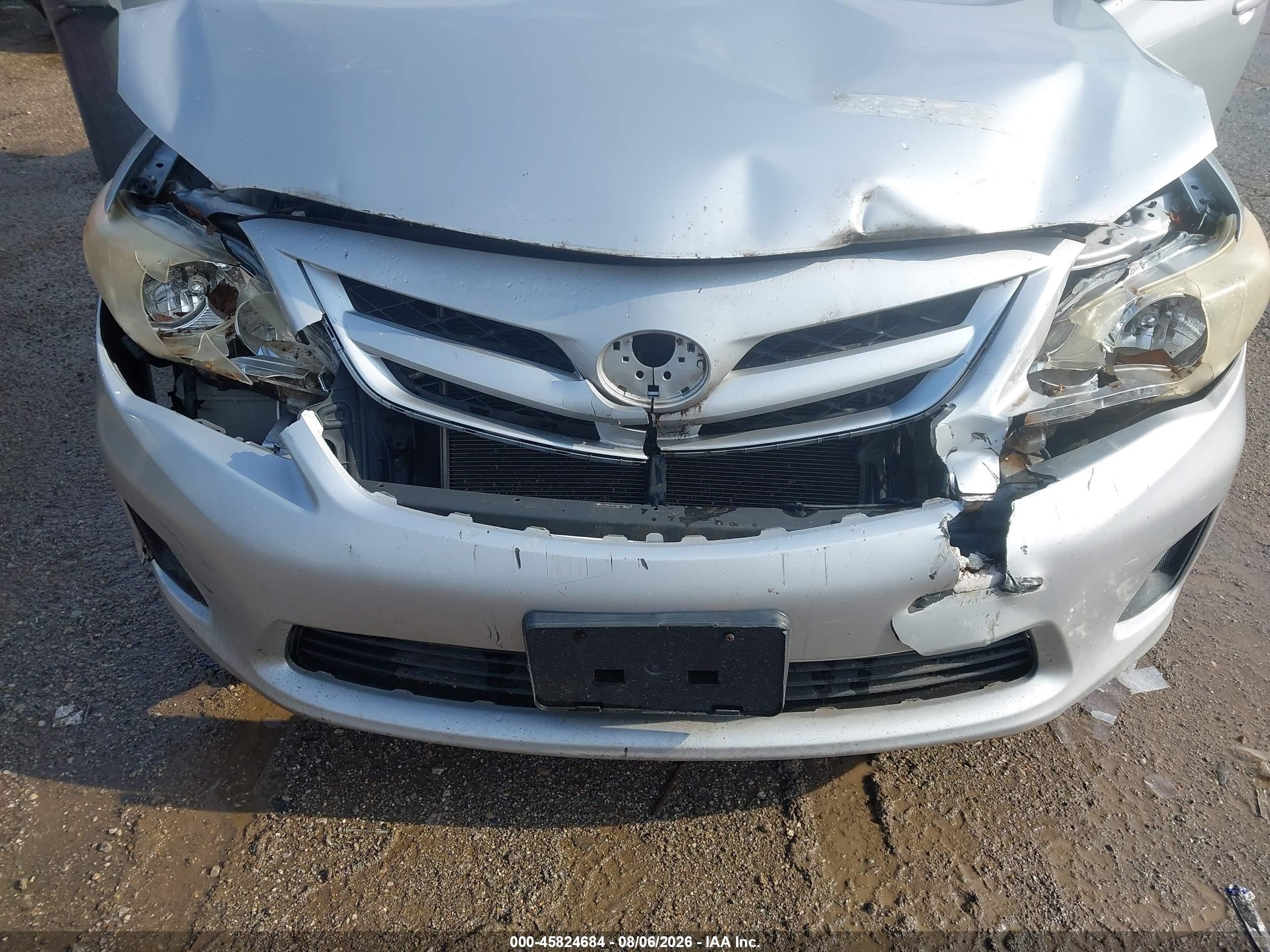2011 Toyota Corolla Le Silver vin: JTDBU4EE6B9142313