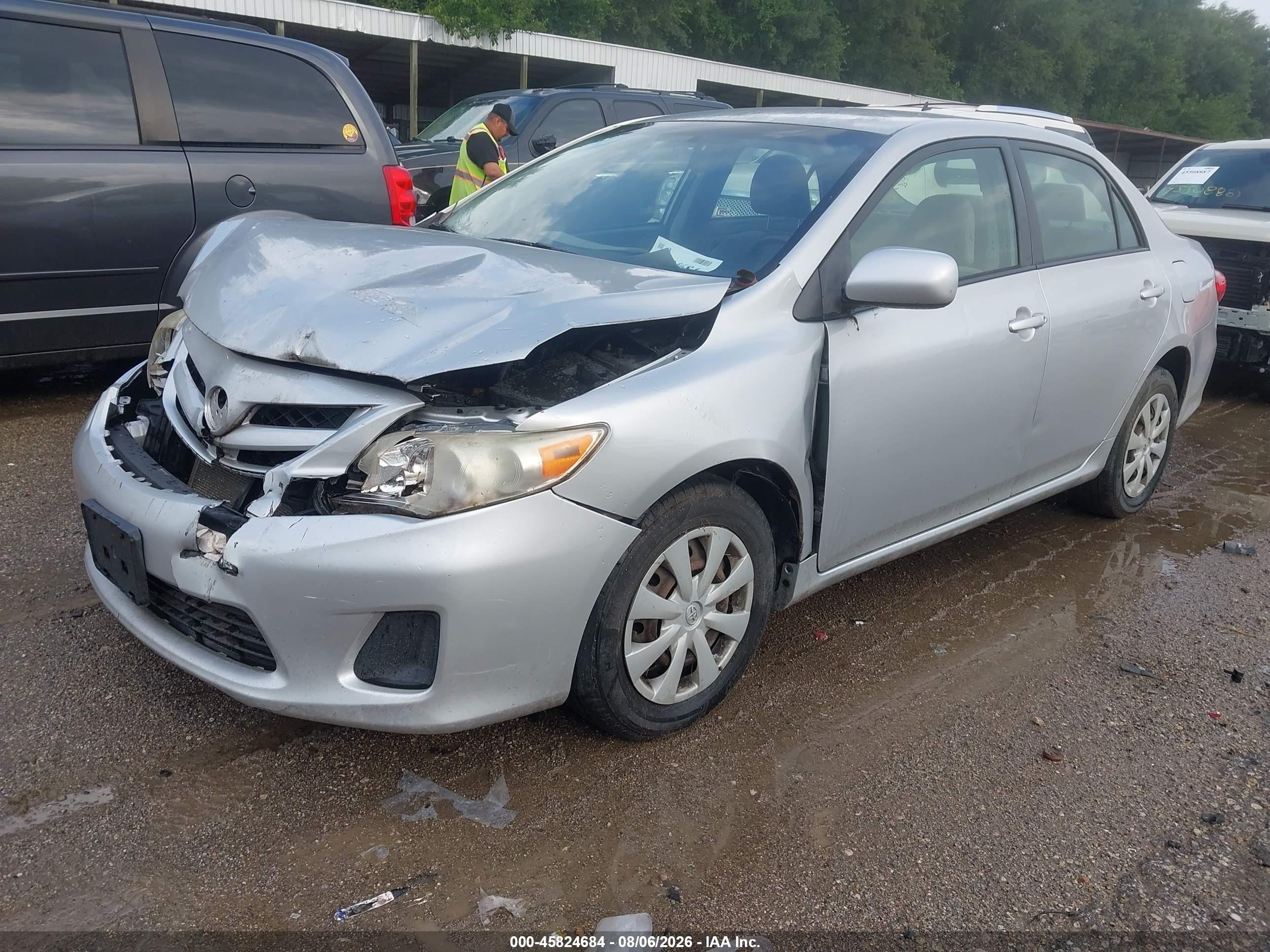 2011 Toyota Corolla Le Silver vin: JTDBU4EE6B9142313