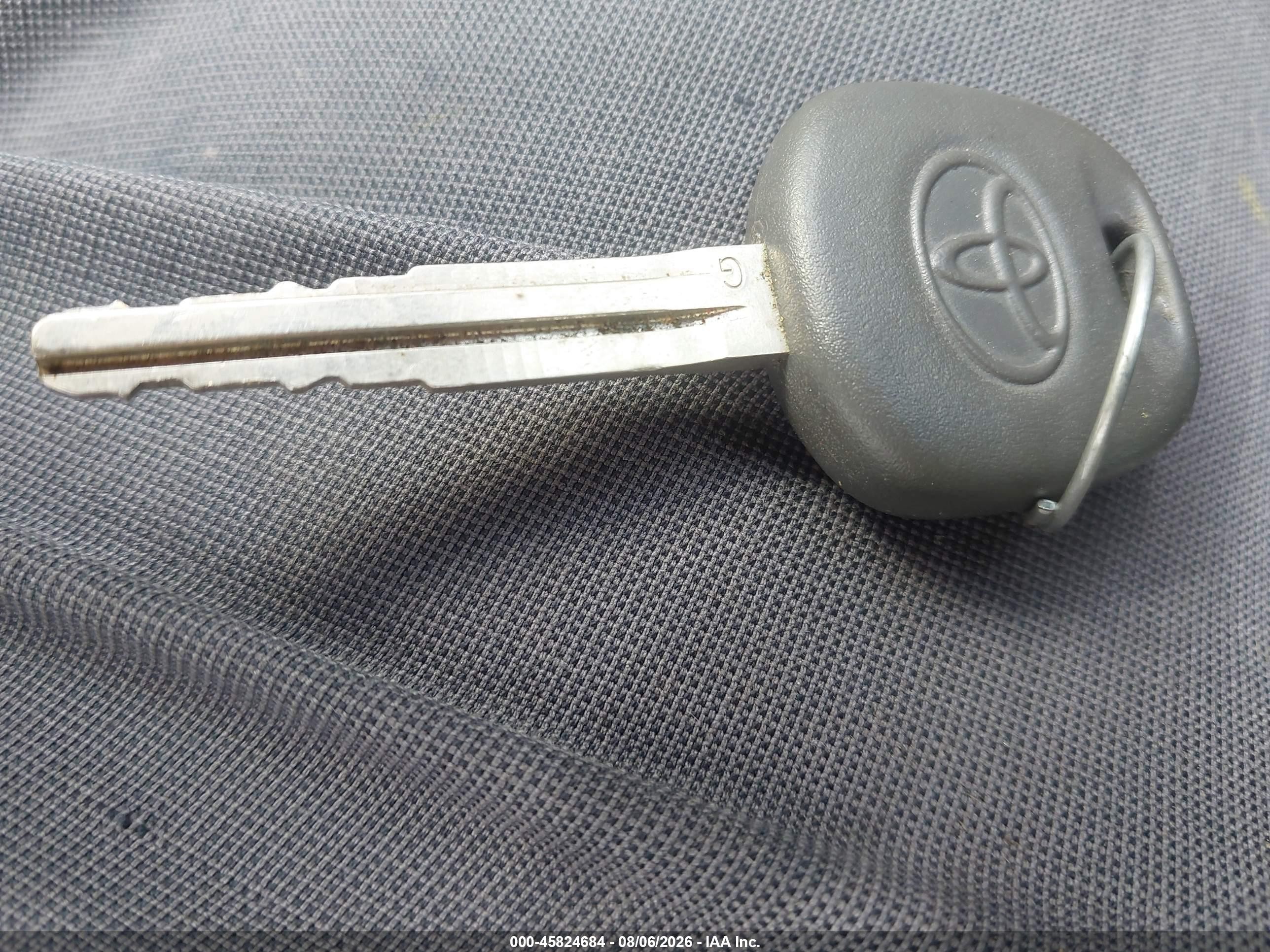 2011 Toyota Corolla Le Silver vin: JTDBU4EE6B9142313