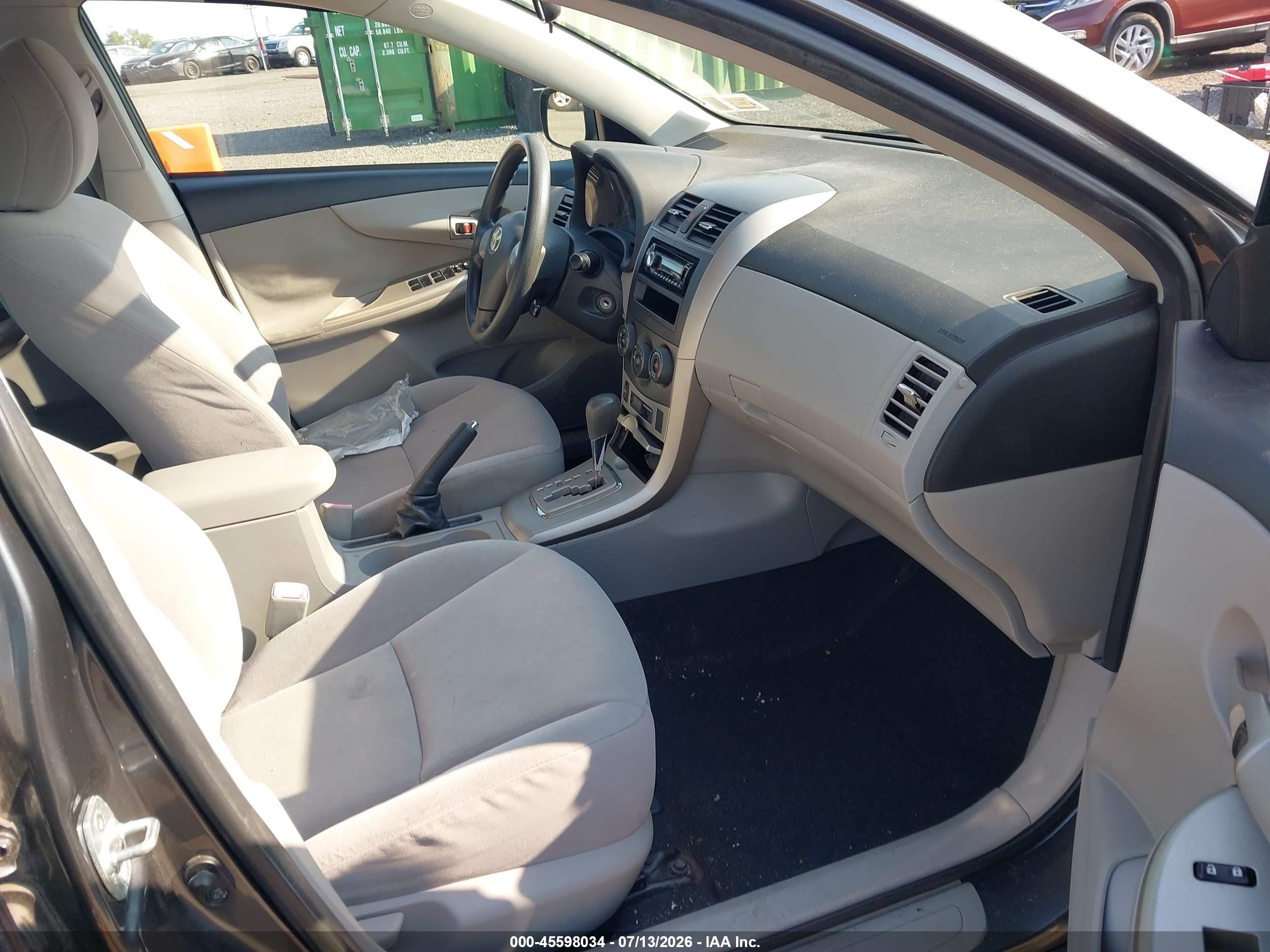 2011 Toyota Corolla Le Серый vin: JTDBU4EE6B9148113