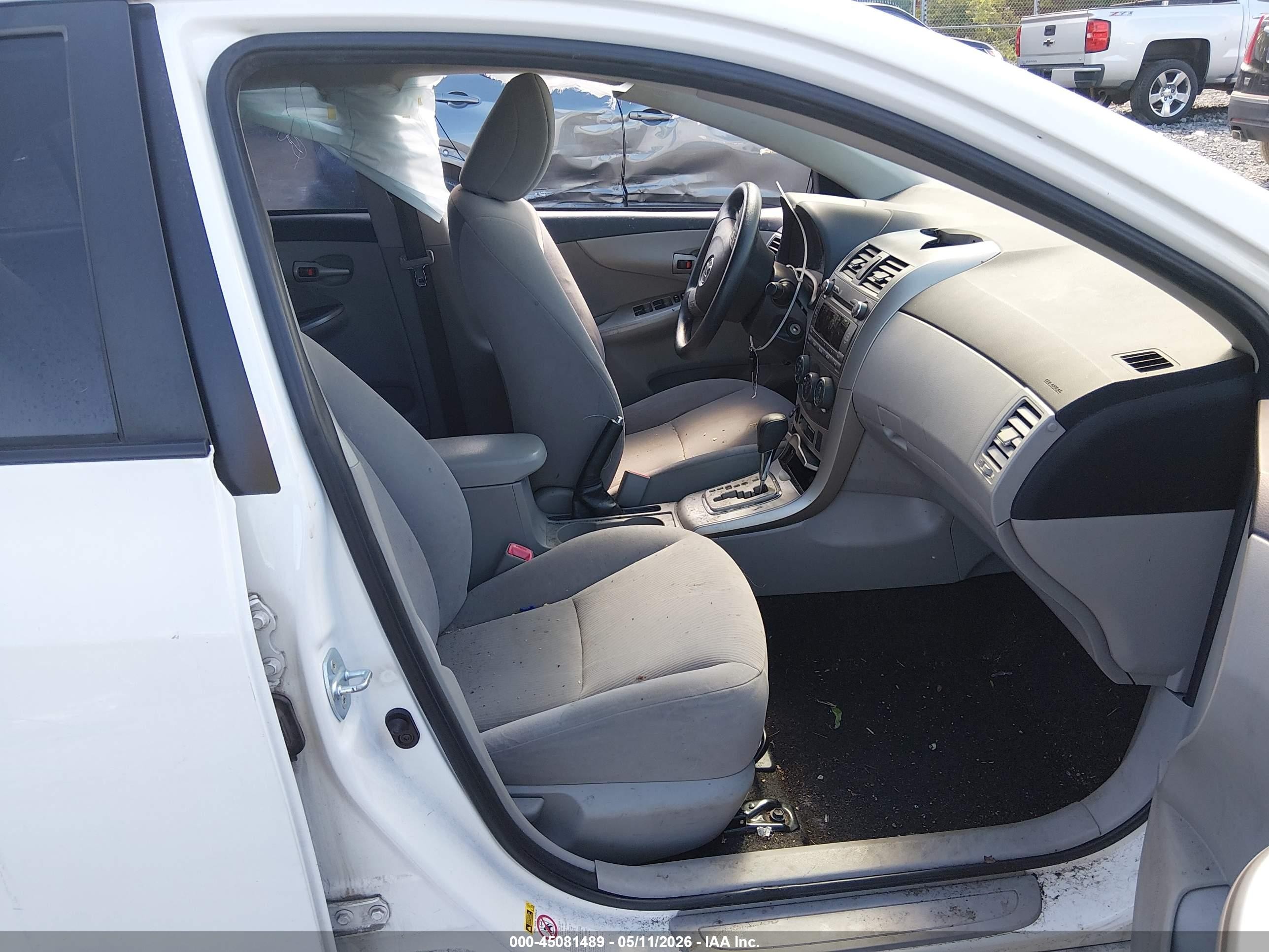 2011 Toyota Corolla Le White vin: JTDBU4EE6B9149097