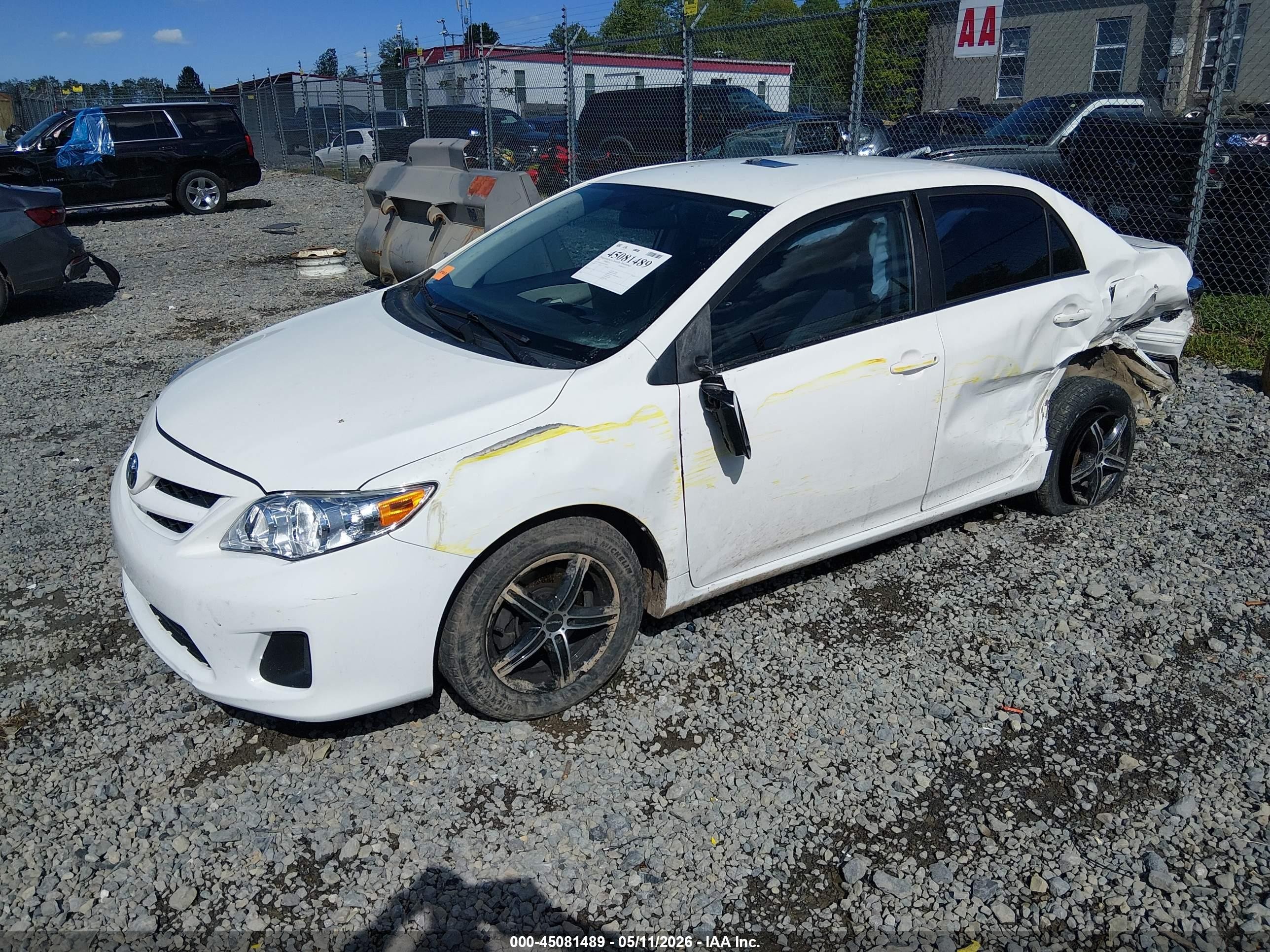 2011 Toyota Corolla Le White vin: JTDBU4EE6B9149097