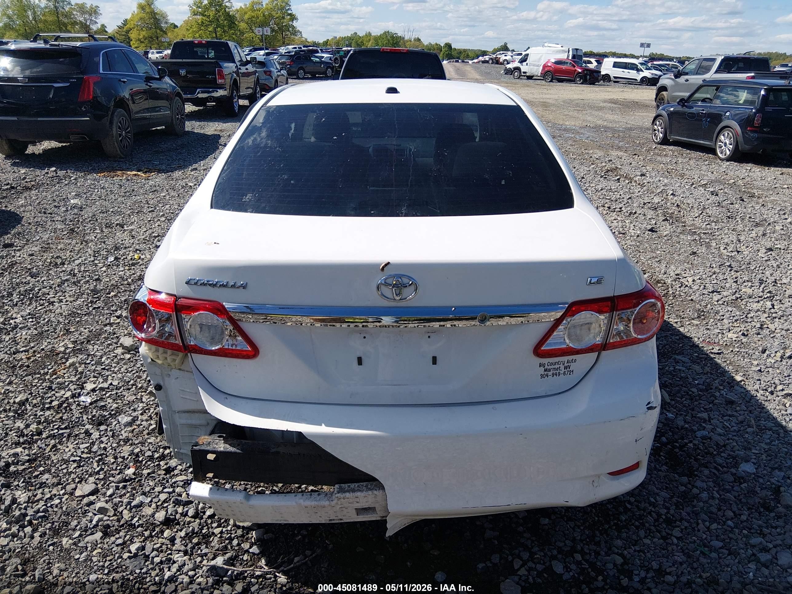 2011 Toyota Corolla Le White vin: JTDBU4EE6B9149097