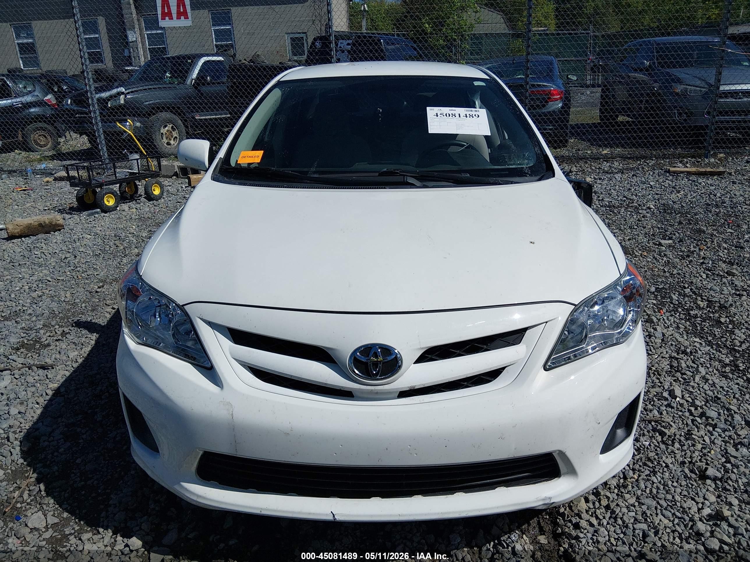 2011 Toyota Corolla Le White vin: JTDBU4EE6B9149097